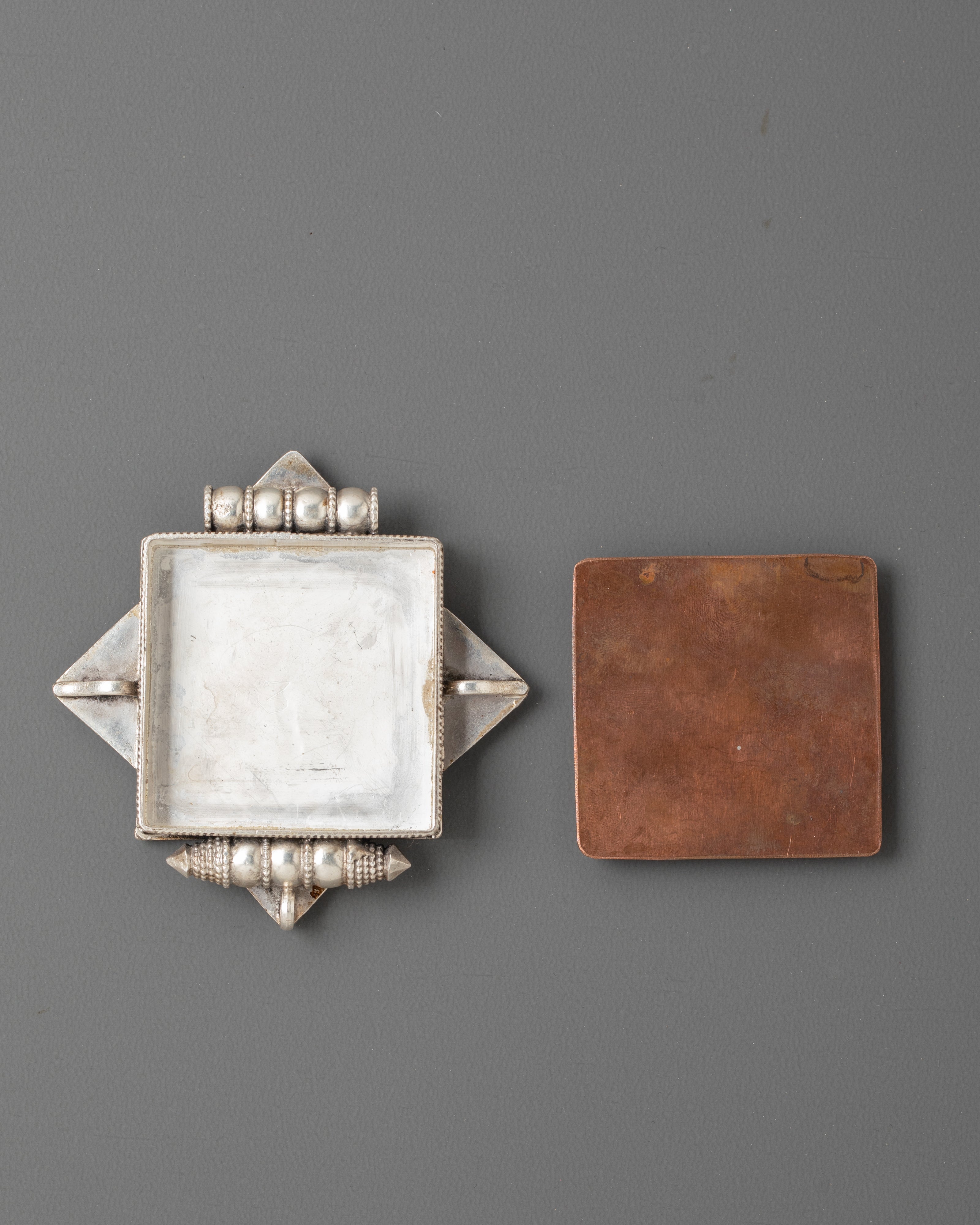 Flower Design Ghau Box Locket | Symbol of Protection