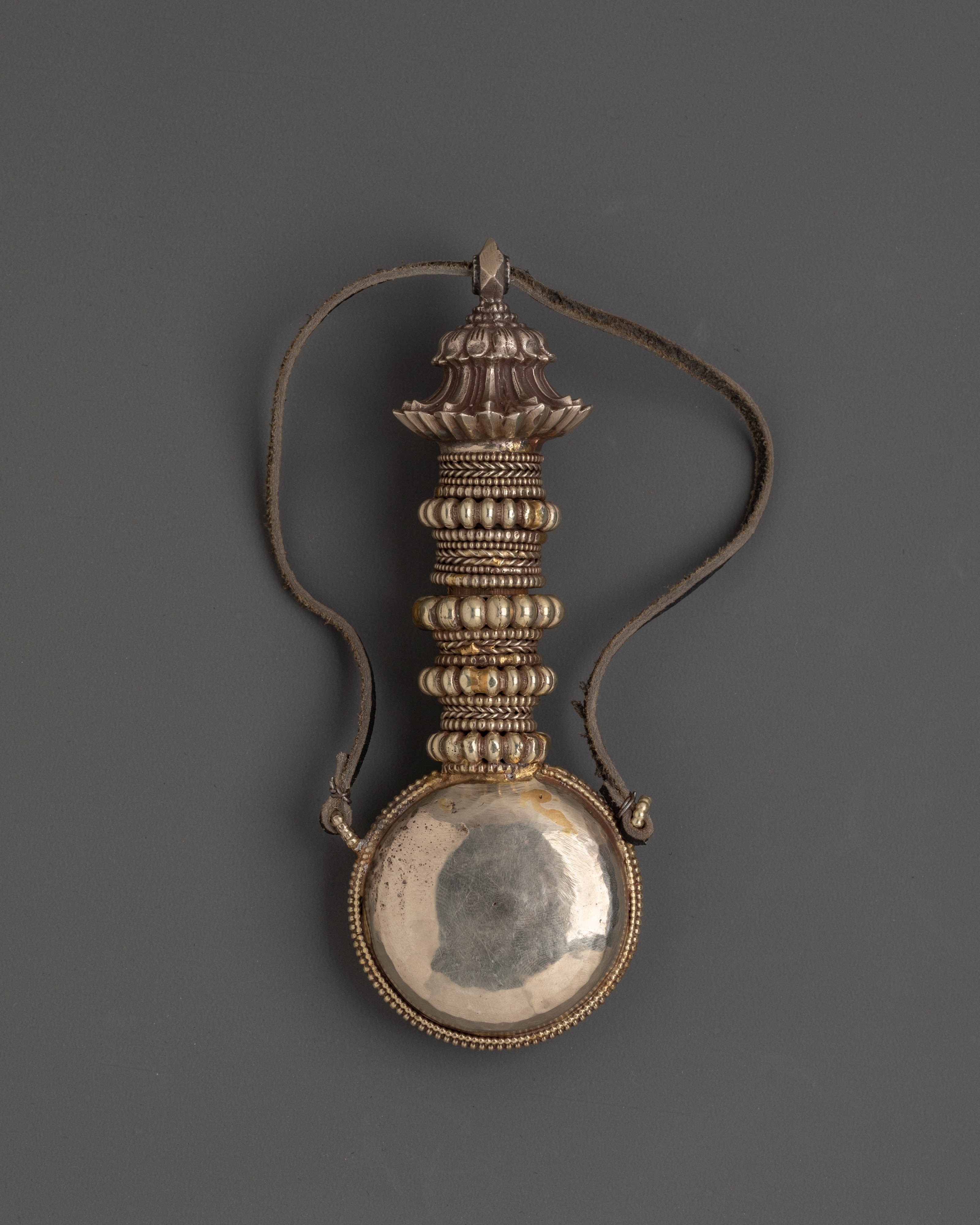 traditional-white-metal-snuff-bottle