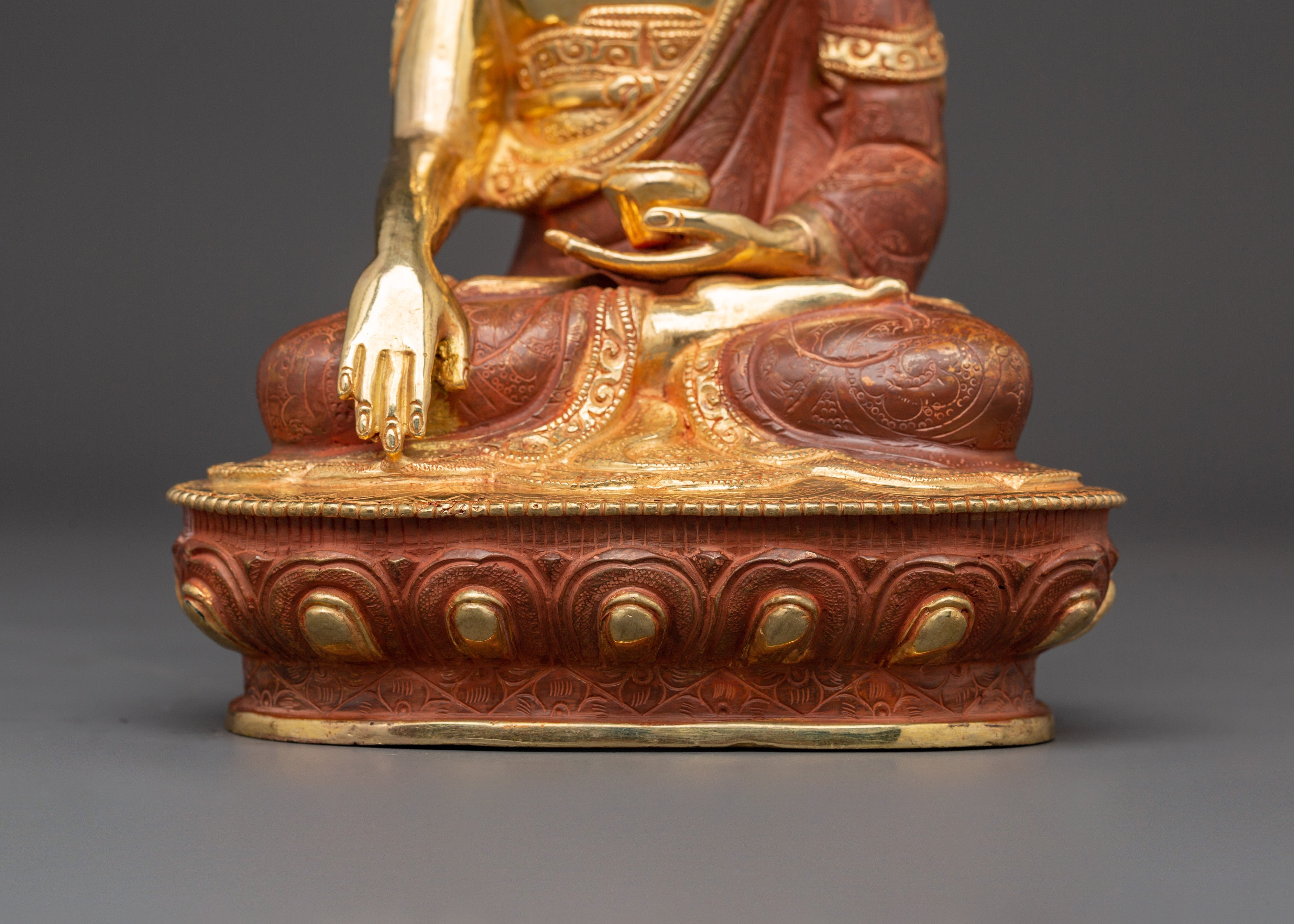 Handcrafted Shakyamuni Buddha Statue: The Enlightened Sage