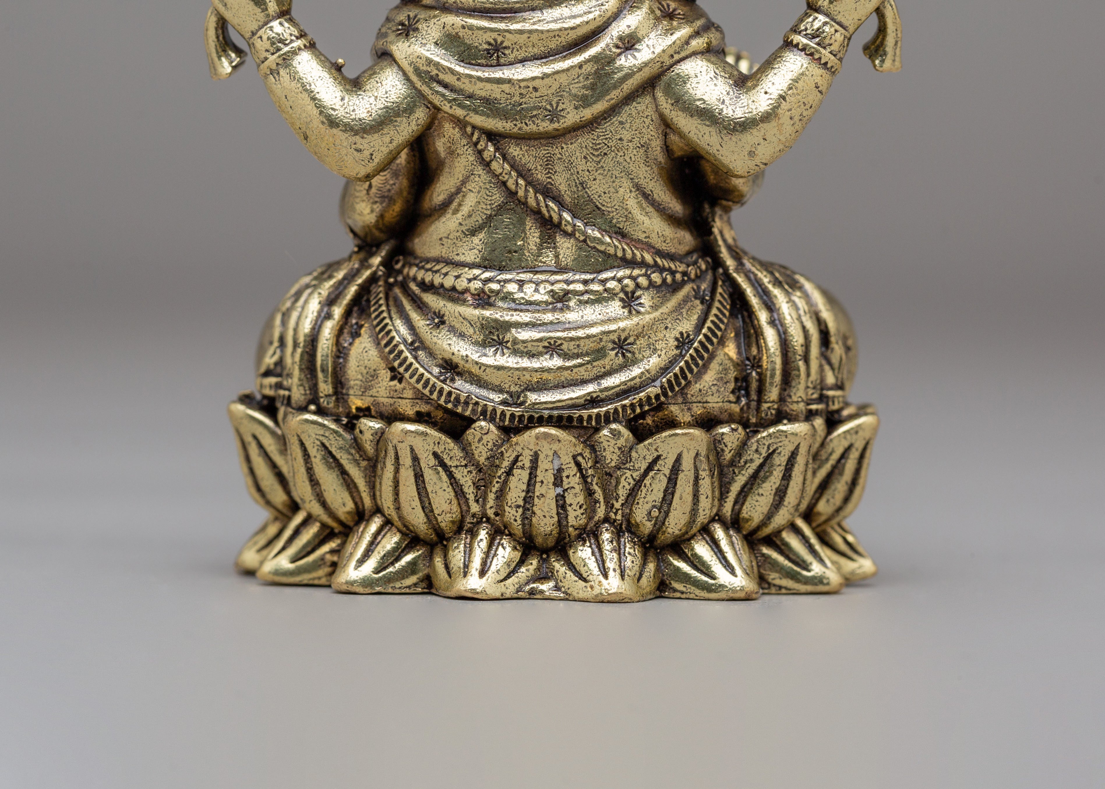 Traditional Ganesha Deity Statue | Symbol of Wisdom