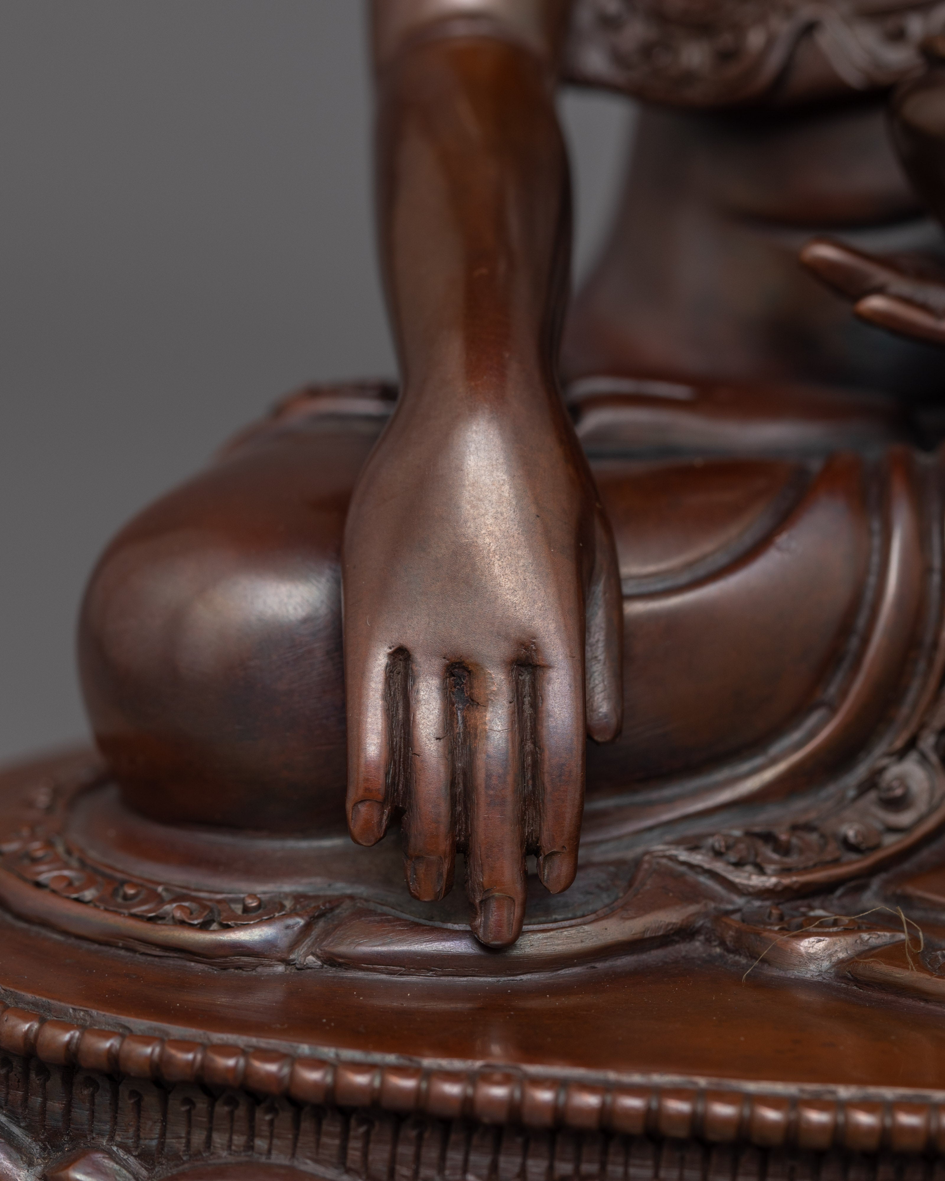 Enlightened Buddha Shakyamuni Statue for Meditation | Symbol of Serenity