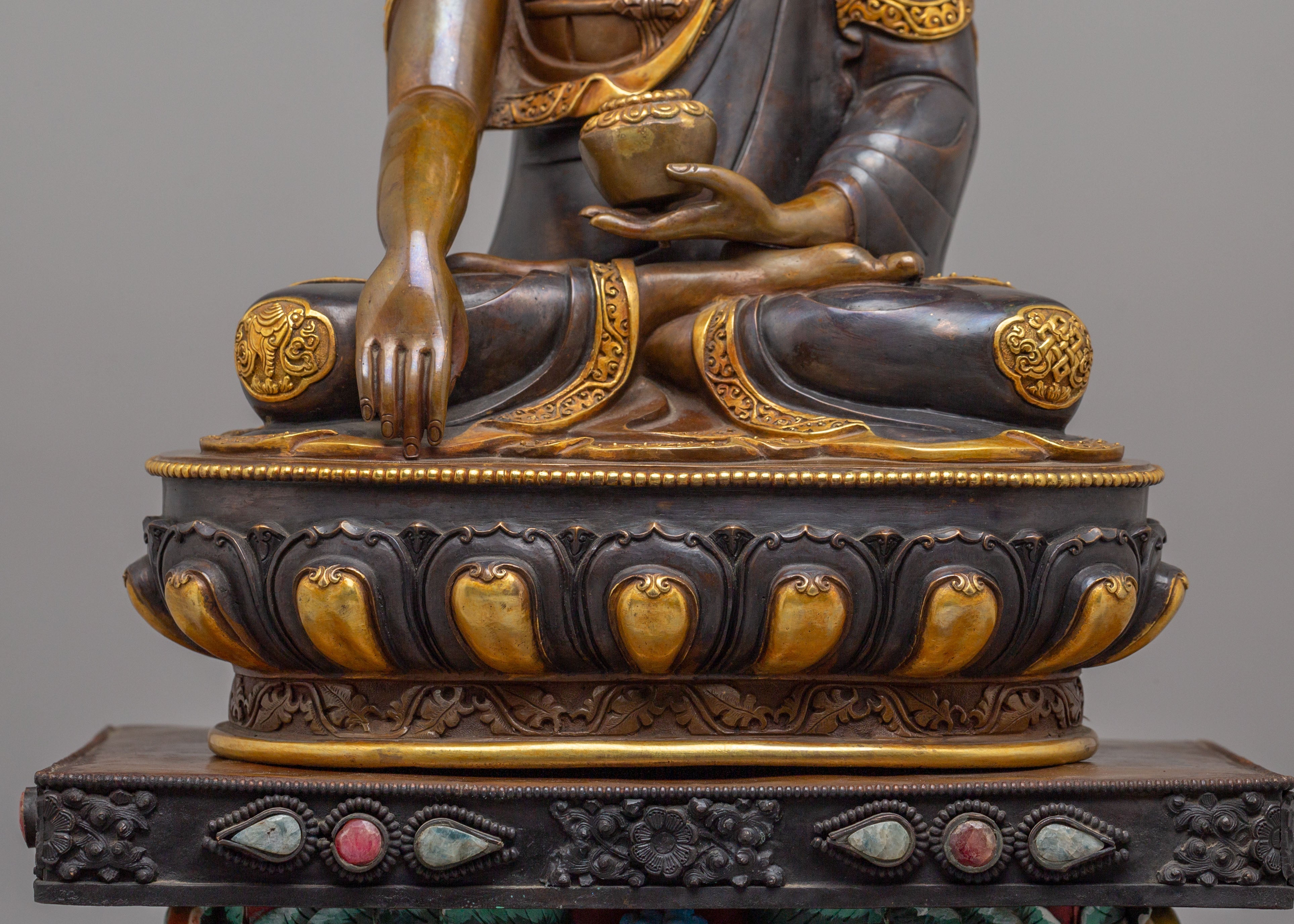 Tibetan Shakyamuni Buddha Throne Sculpture | Symbol of Peace and Enlightenment