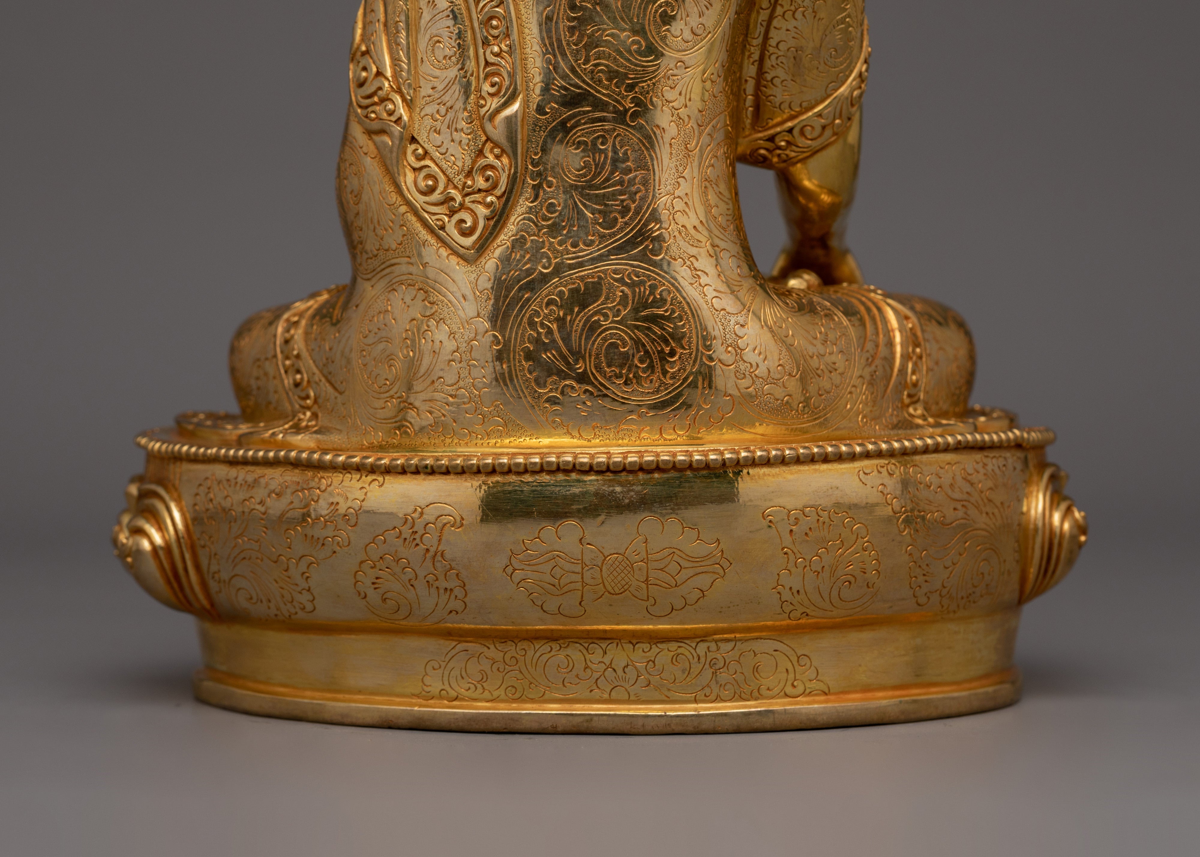 Sculpture of Buddhist Philosopher Shakyamuni Buddha |  The Path to Enlightenment