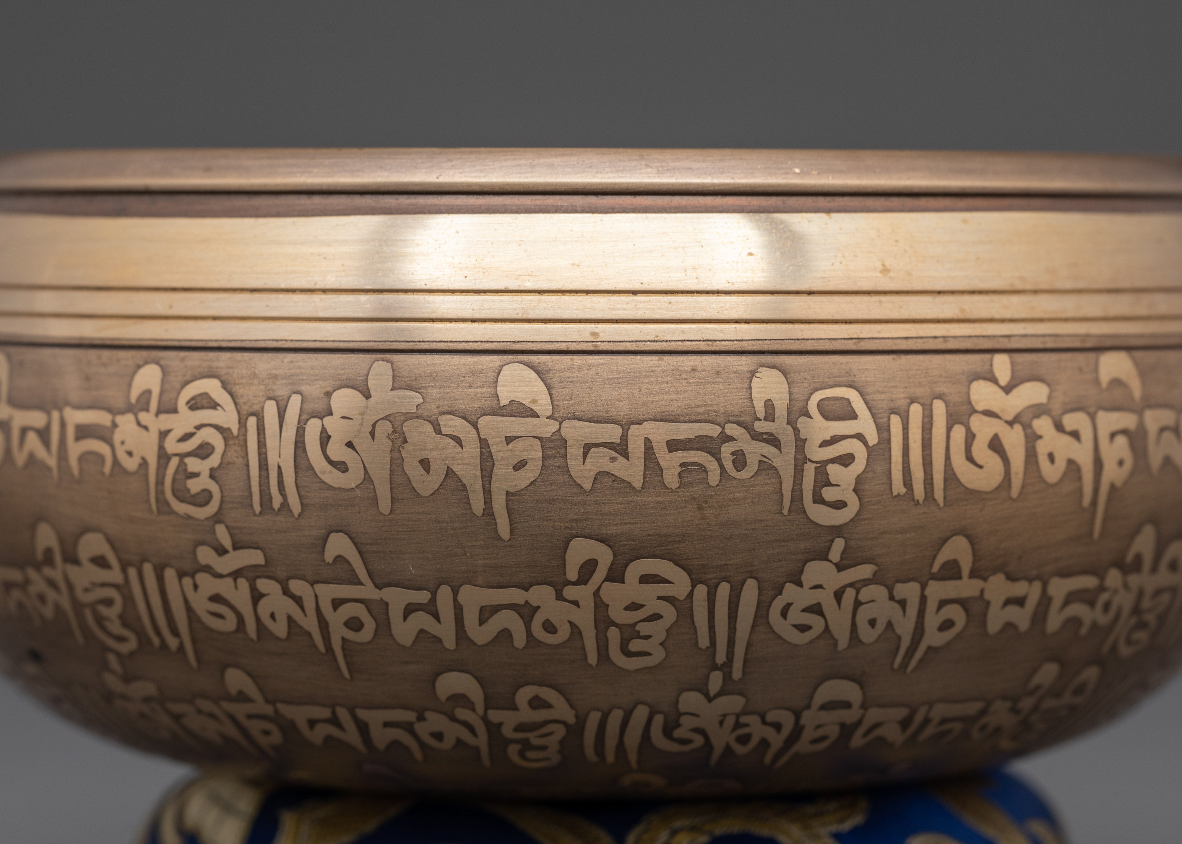 Traditional Buddhist Singing Bowl | Tibetan Meditation Sound Bowl