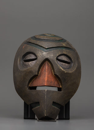 traditionally-carved-tribal-mask