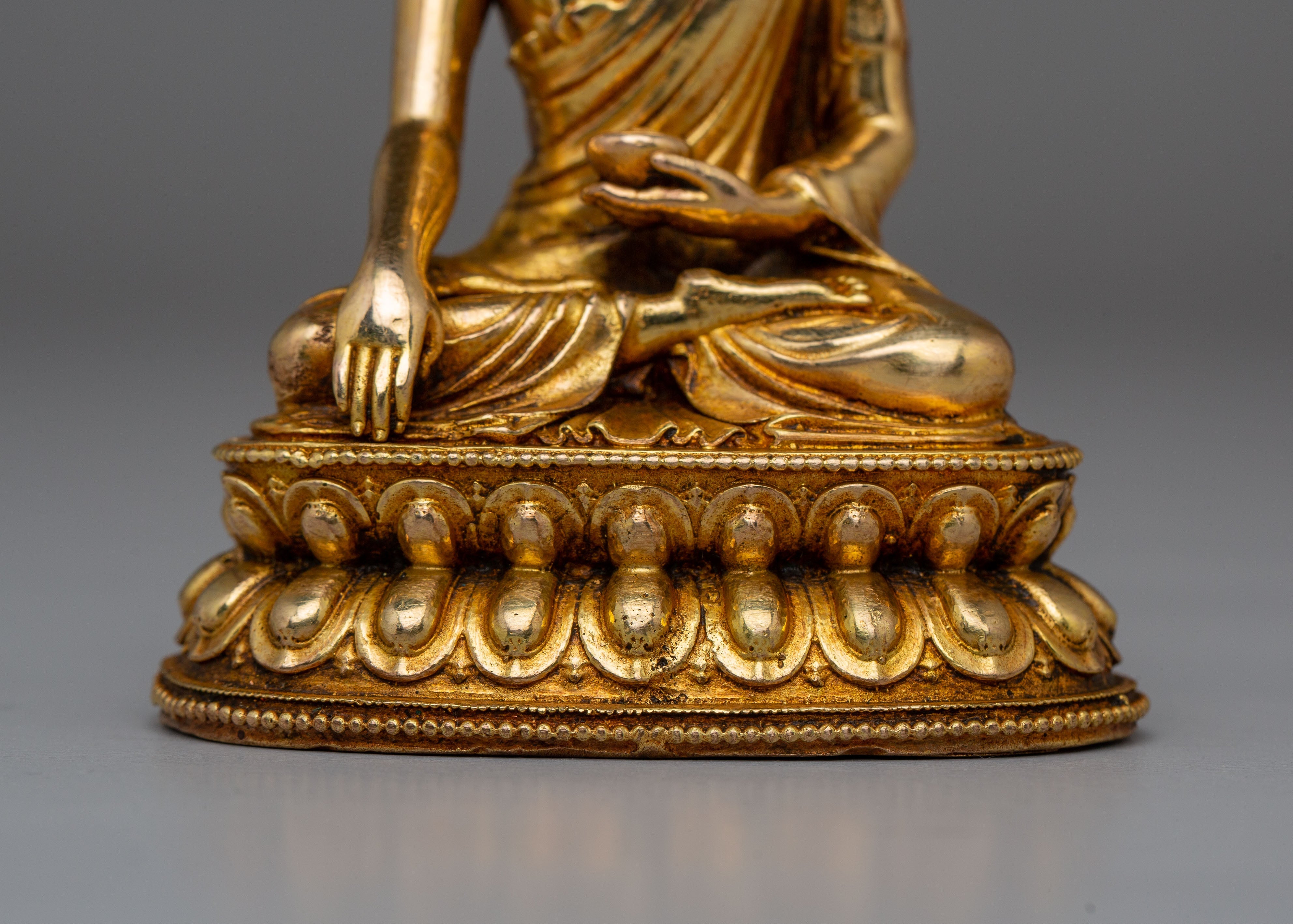 Shakyamuni Buddha Sculpture of Knowledge and Wisdom