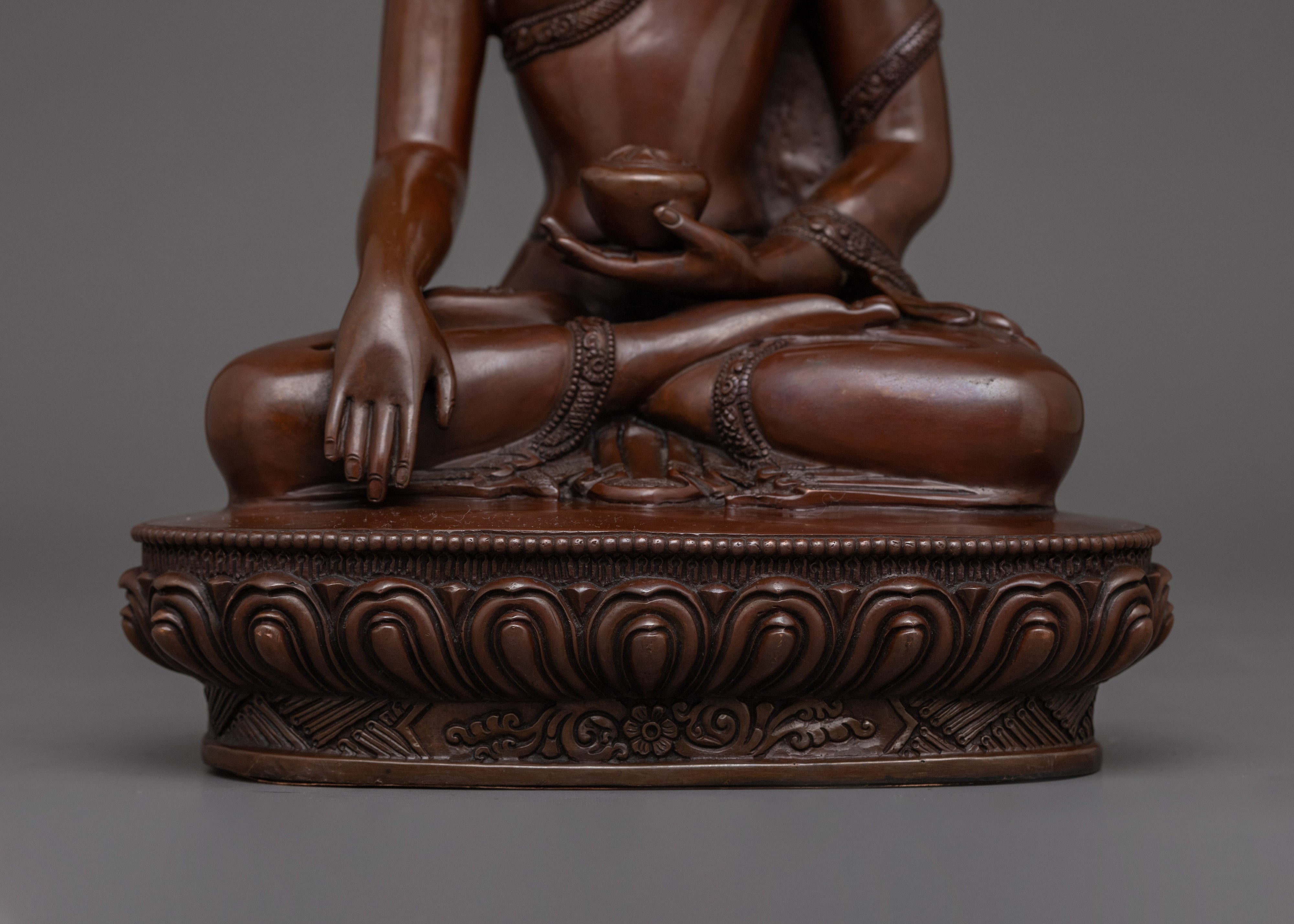 Traditional Sculpture of Shakyamuni Buddha | The Buddha of Wisdom and Compassion