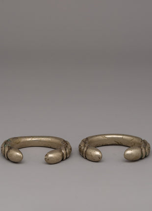 White Metal Bracelet Set