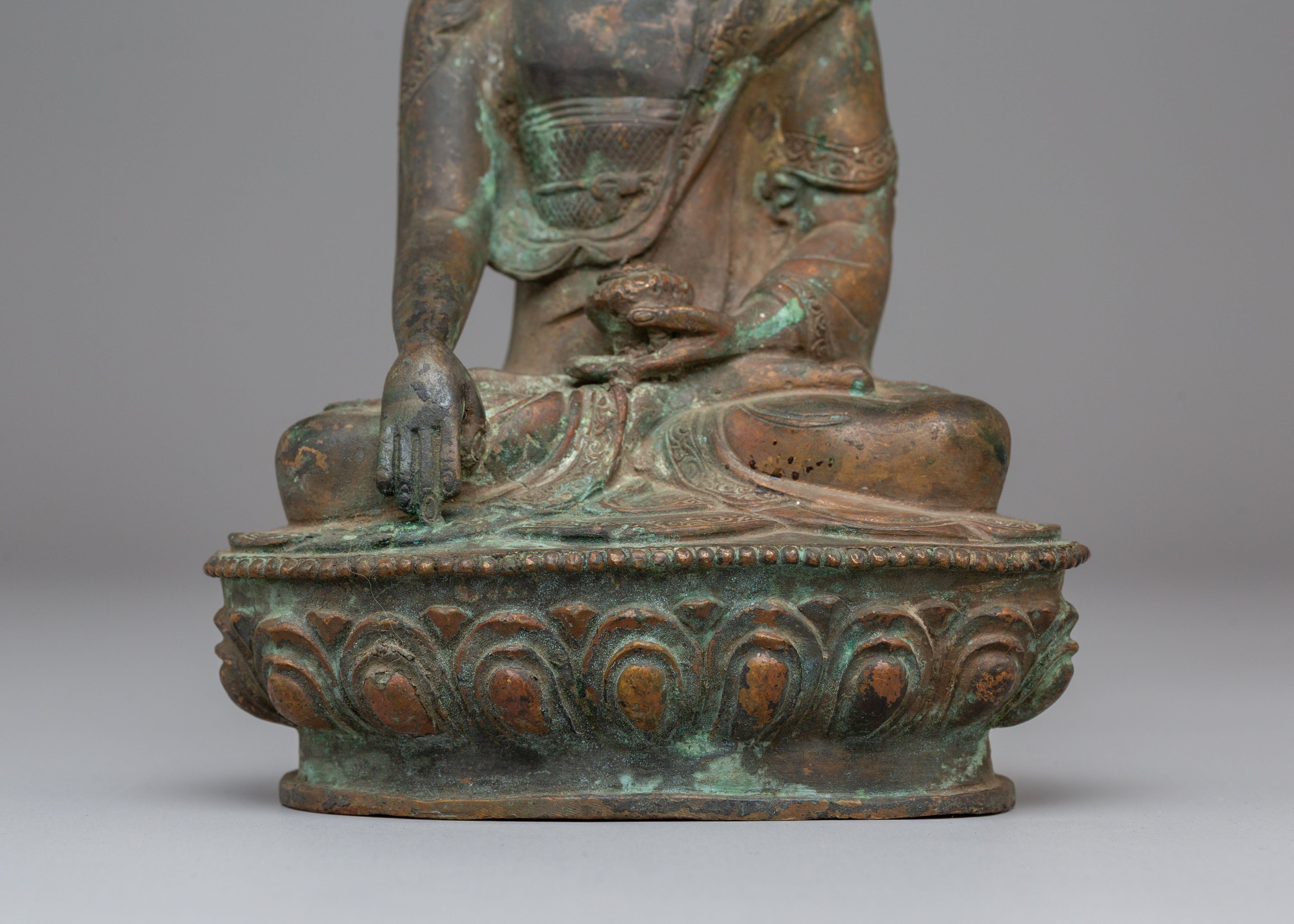Peaceful Shakyamuni Buddha Sculpture | Ideal for Rituals