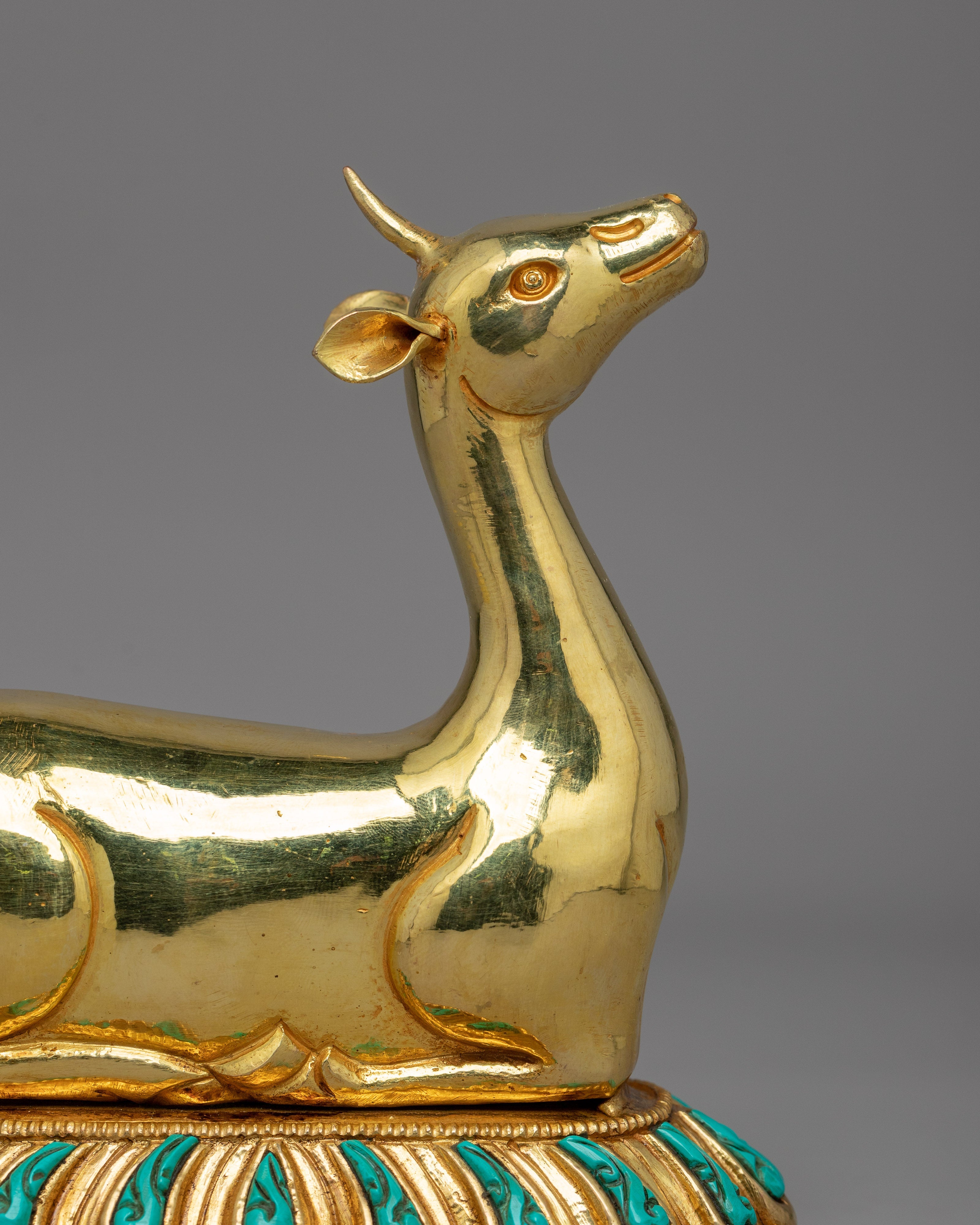 Dharma Wheel and Couple Deer Set | Plated Buddhist Shrine Decor