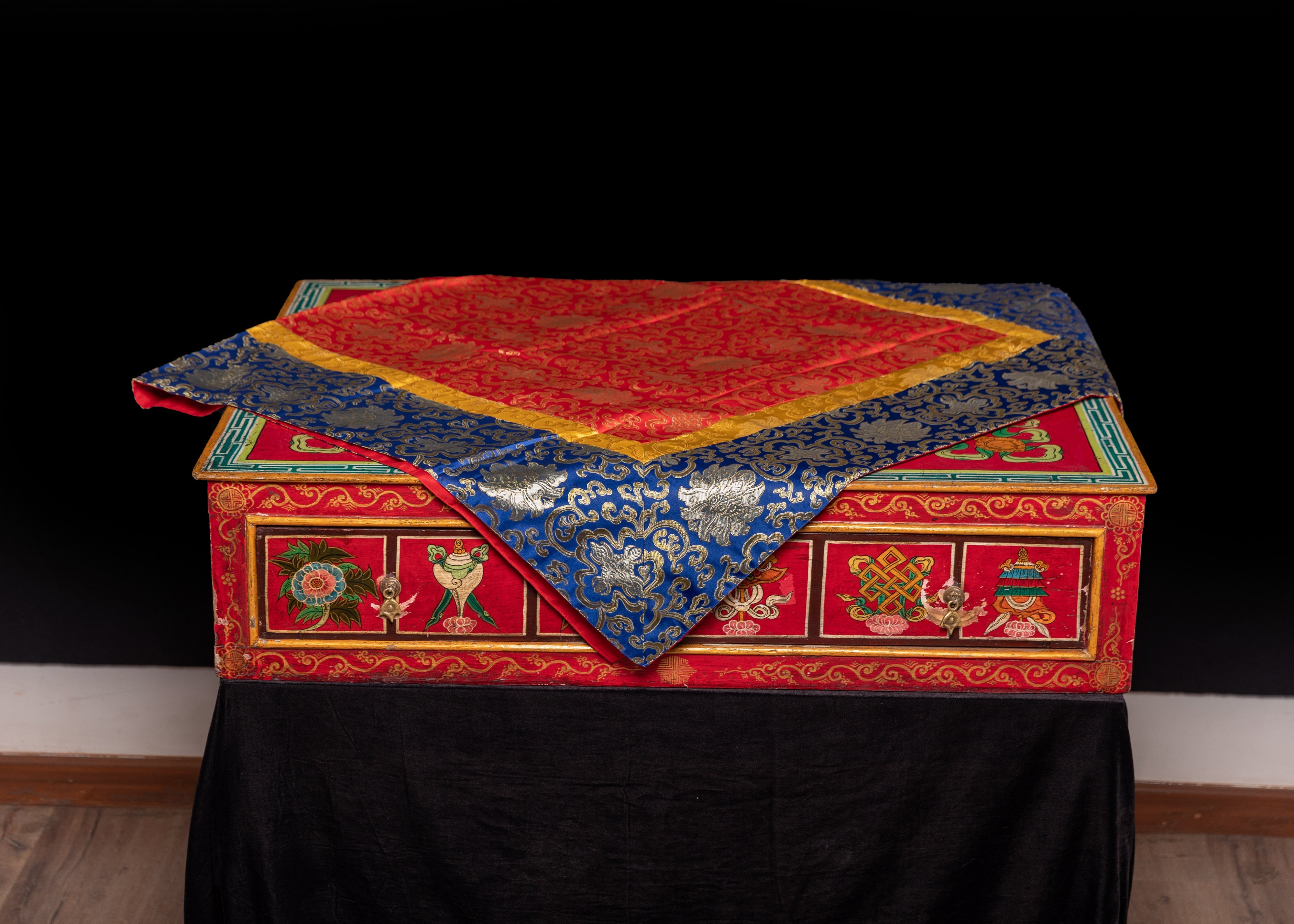Decorative Table Cloth | Stylish and Artistic Home Accent