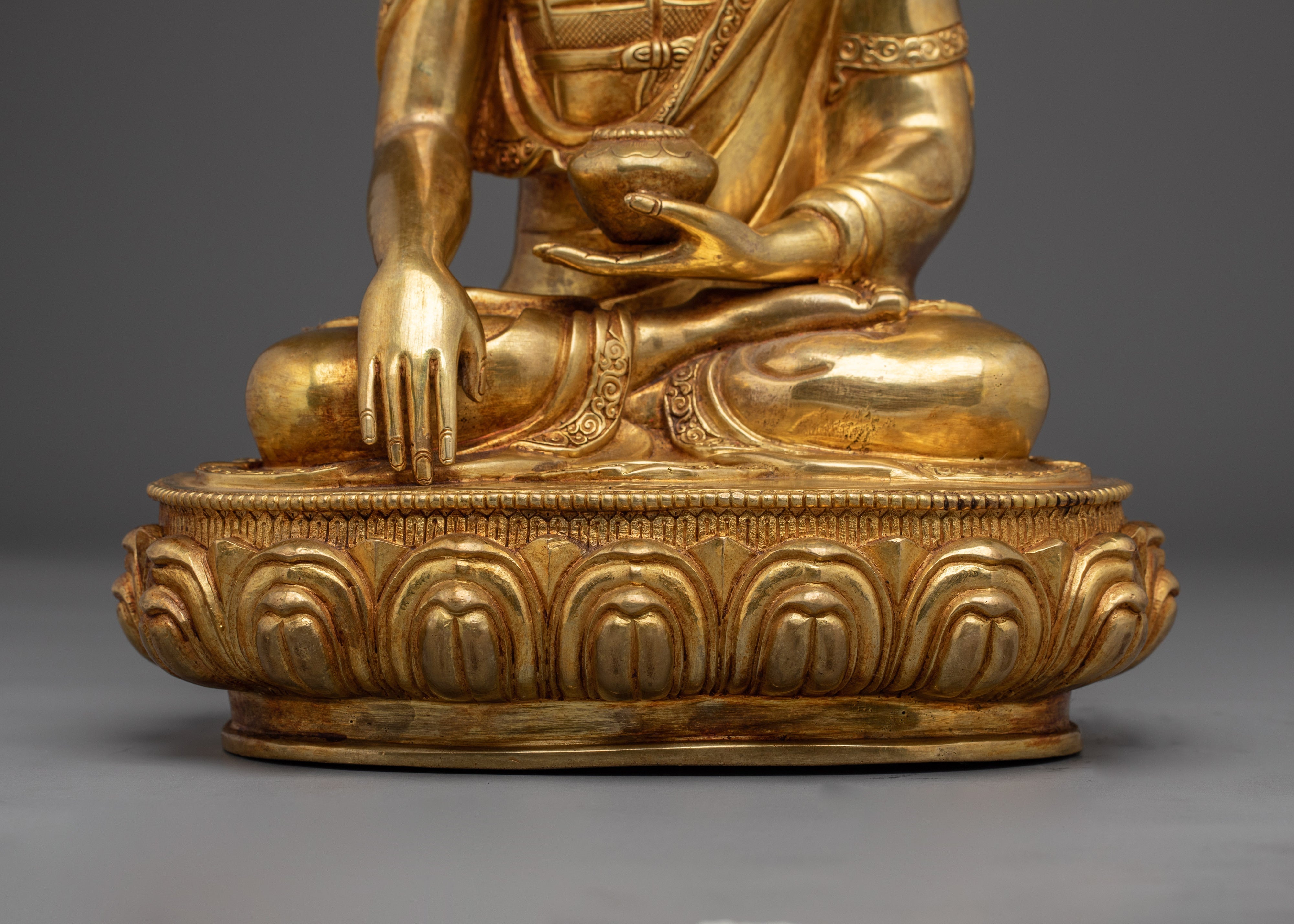 Buddha of Enlightenment Shakyamuni | Historical Buddha