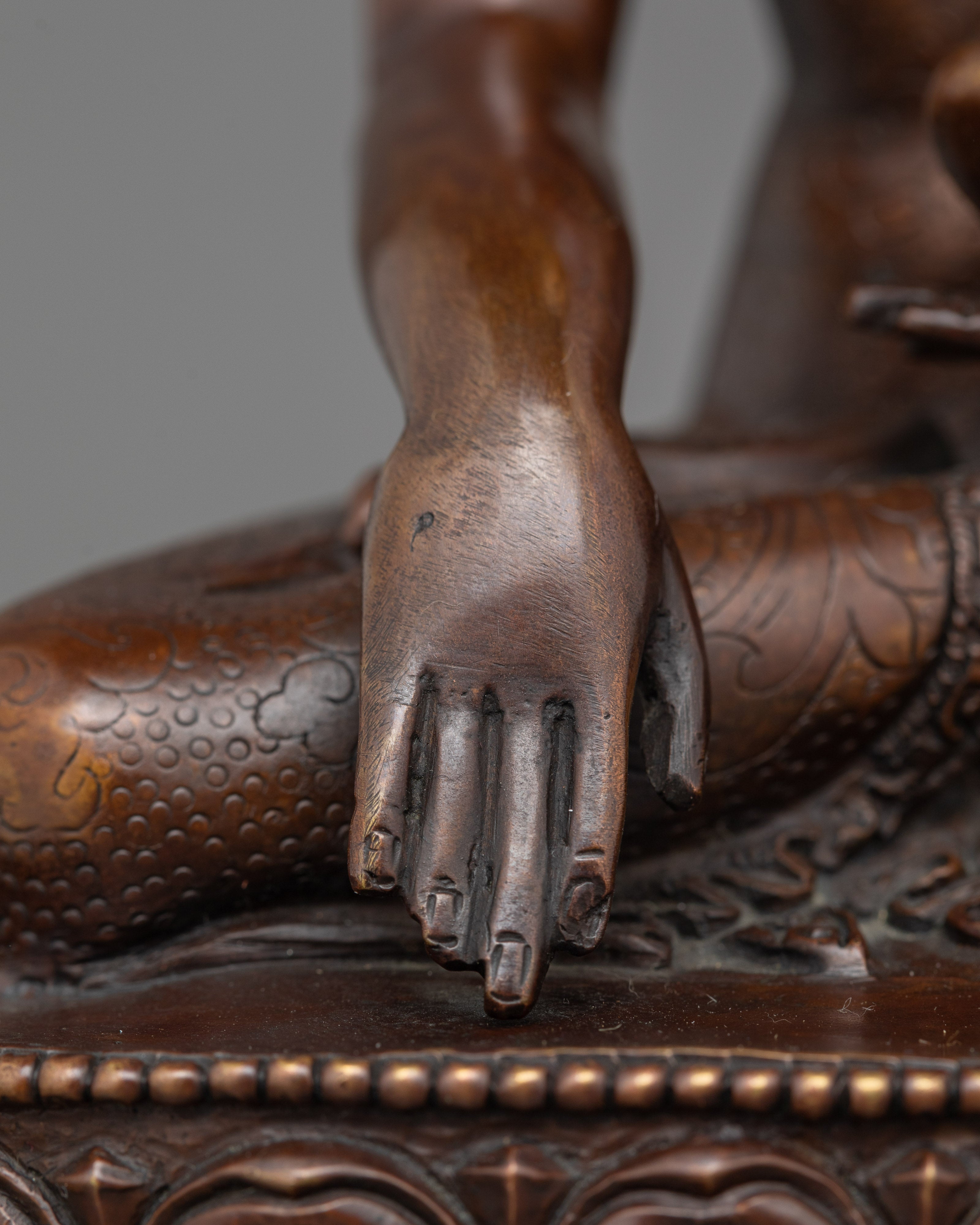 Shakyamuni Buddha Statue for Buddhist Shrine | Embrace a Sense of Peace and Mindfulness