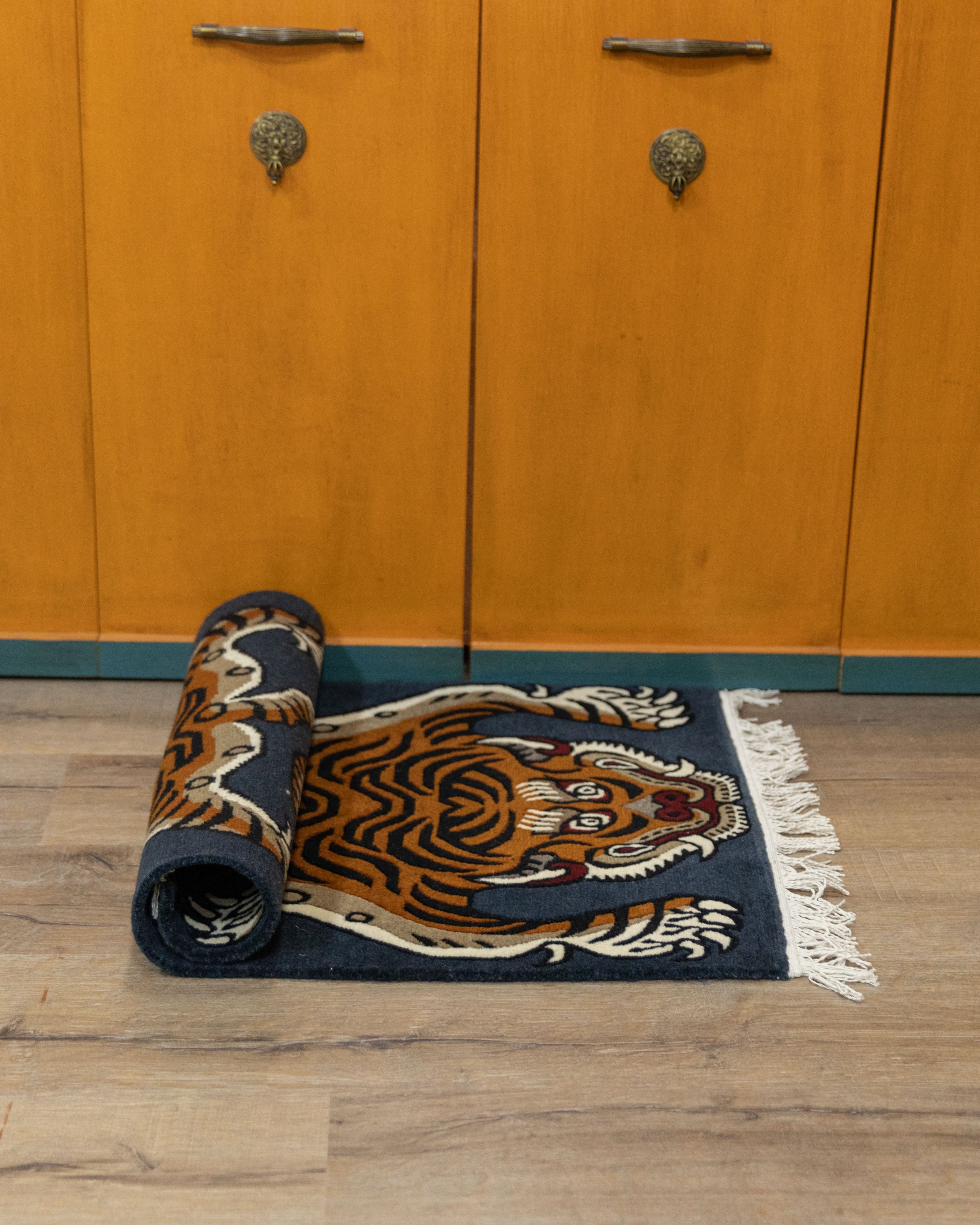 Tibetan Rug 100 Knot Carpet | Handwoven Wool Tiger Design