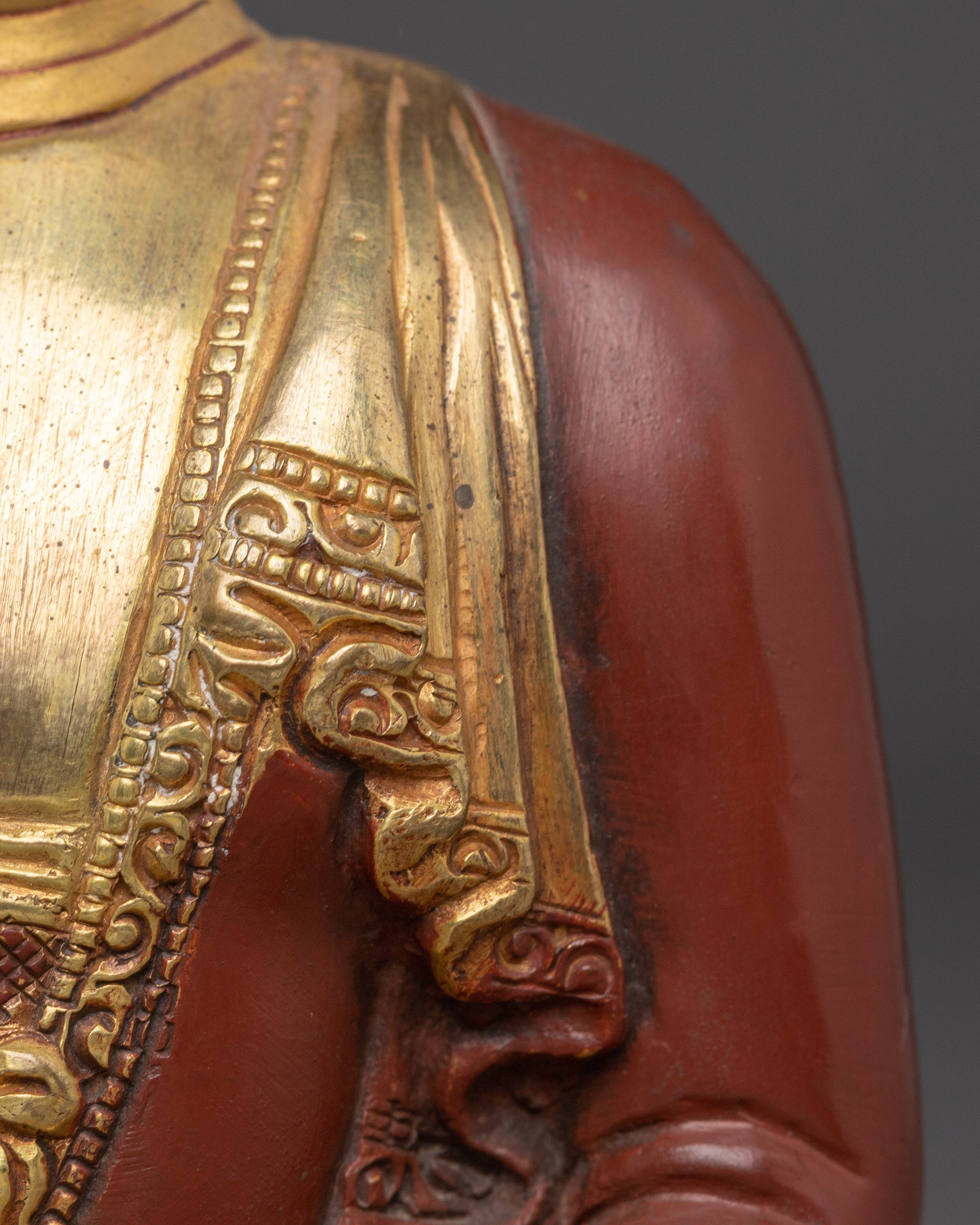 Shakyamuni Buddha Statue: Path to Enlightenment