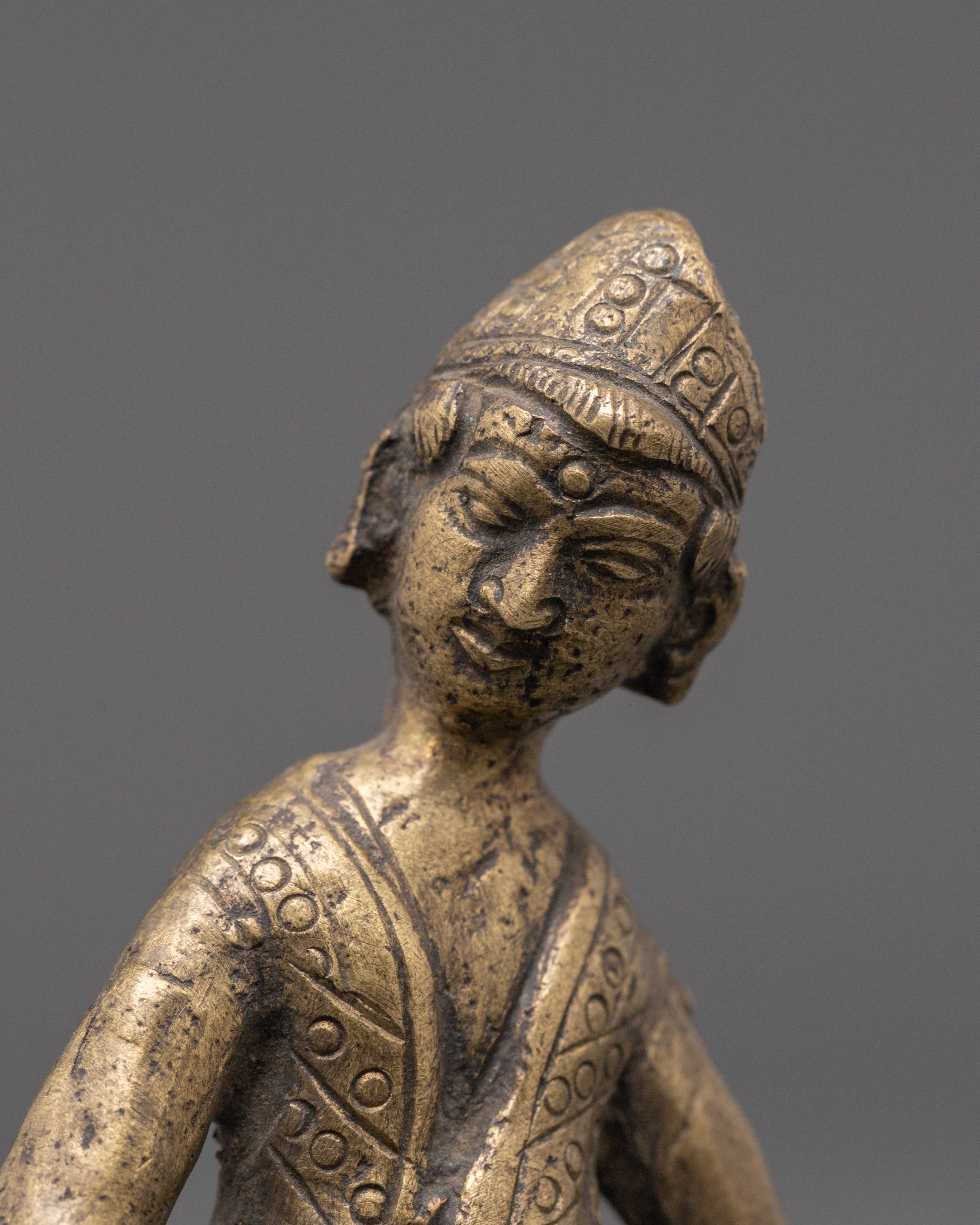 Musical Statue with Antique Finishing