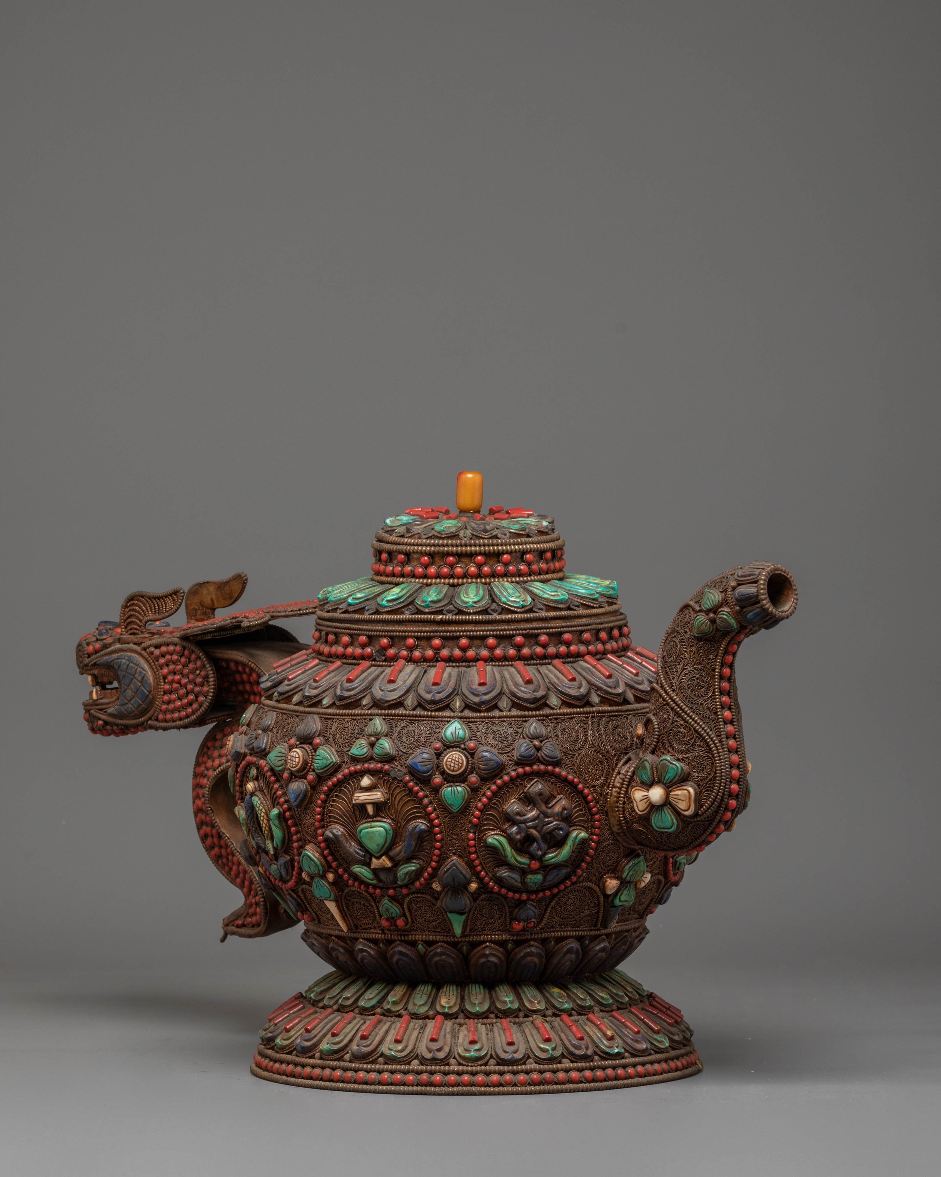 Dragon Motif Tea Pot | Decorative Dragon Tea Vessel