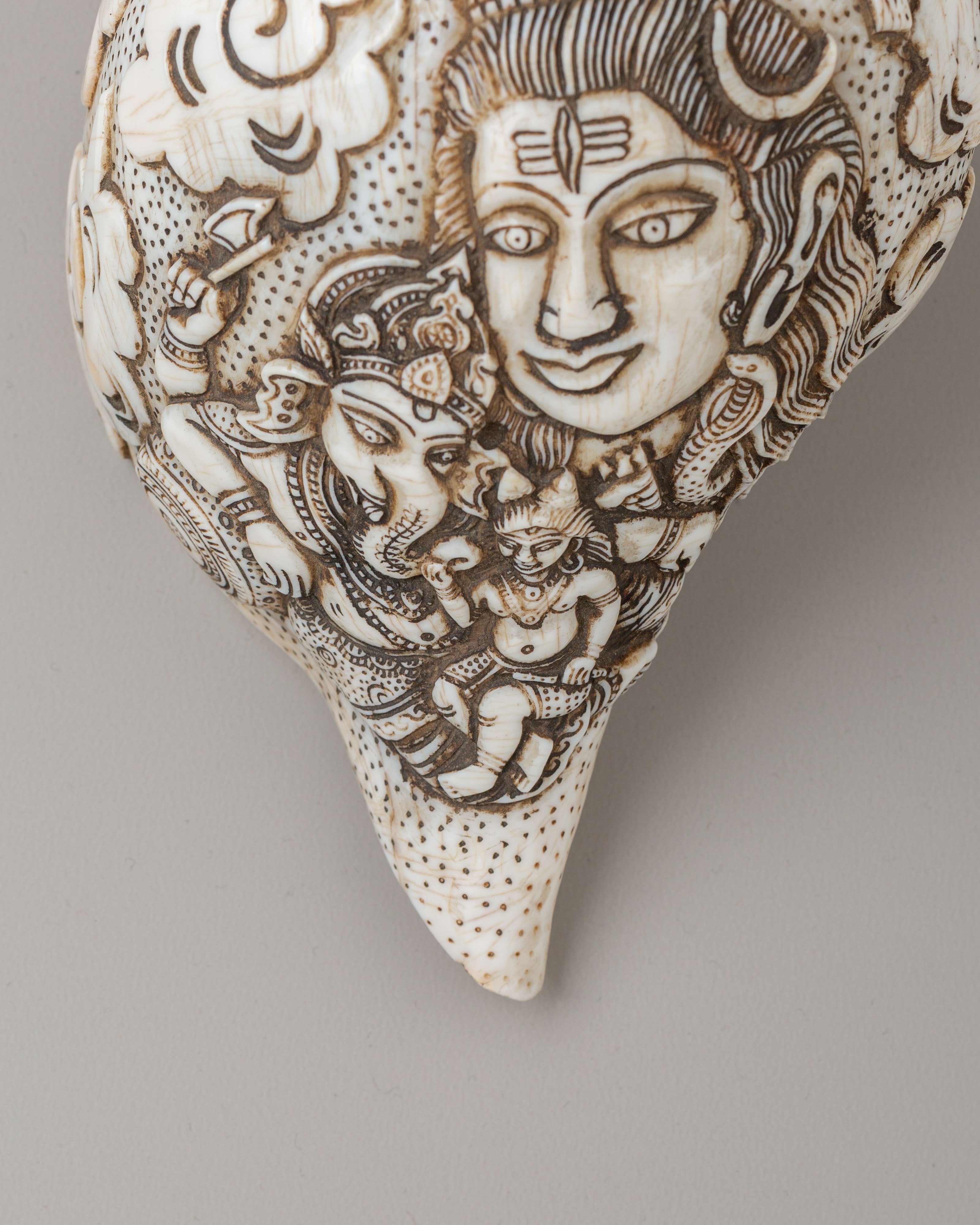 Shiva Family Carved Conch | Hand Carved Lord Shiva Family Artwork