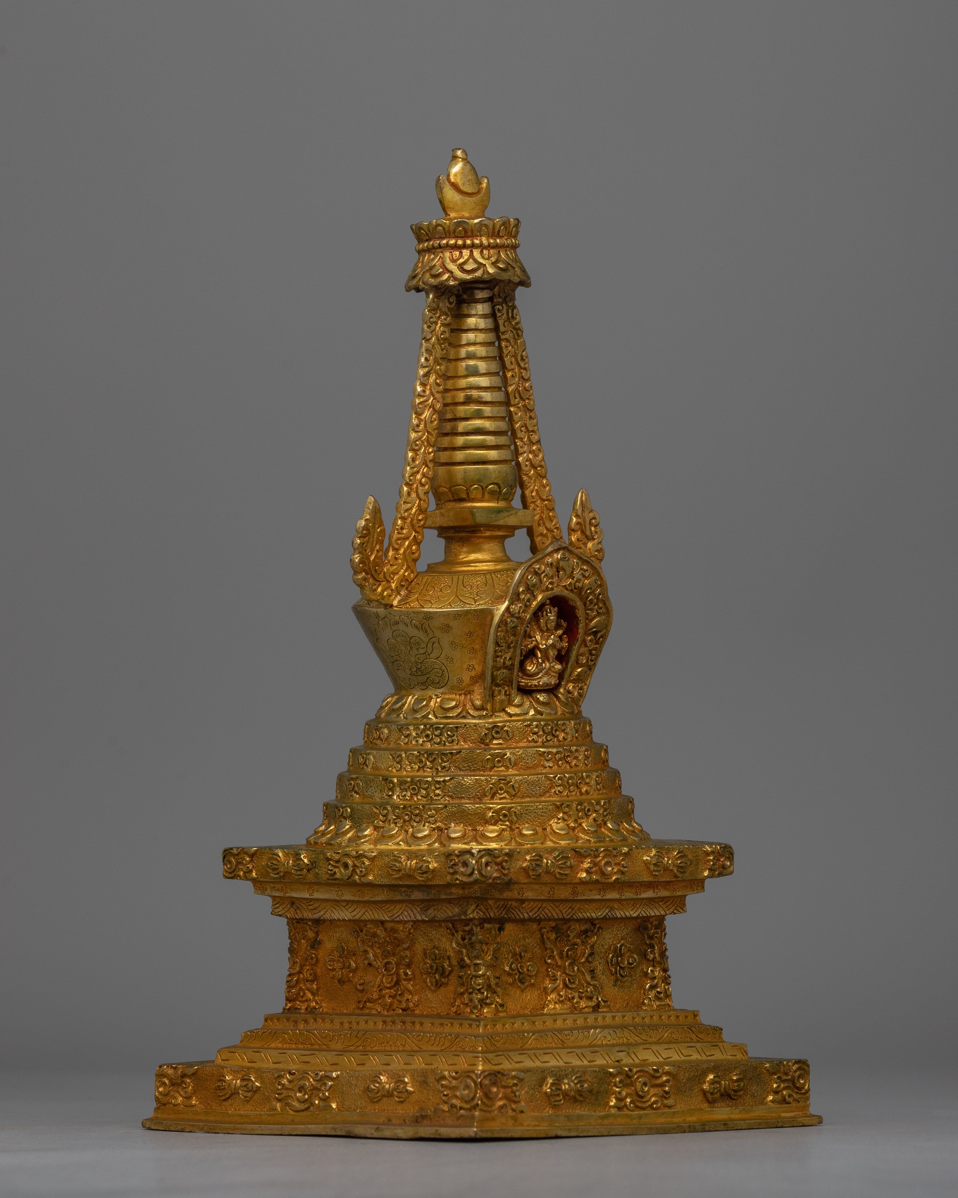 Exquisite Tibetan Stupa with Gold-Plated Buddha Figurine | Religious Tibetan Art