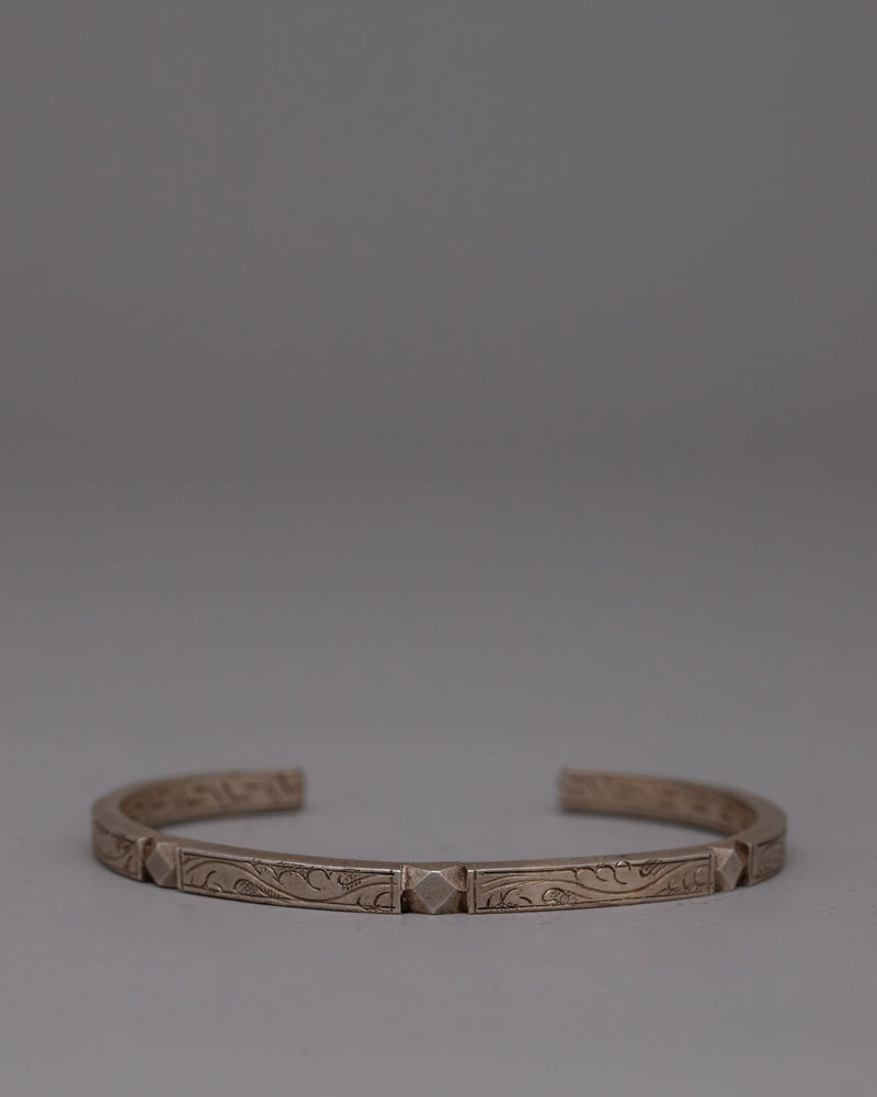 Adjustable Silver Tibetan bracelet 