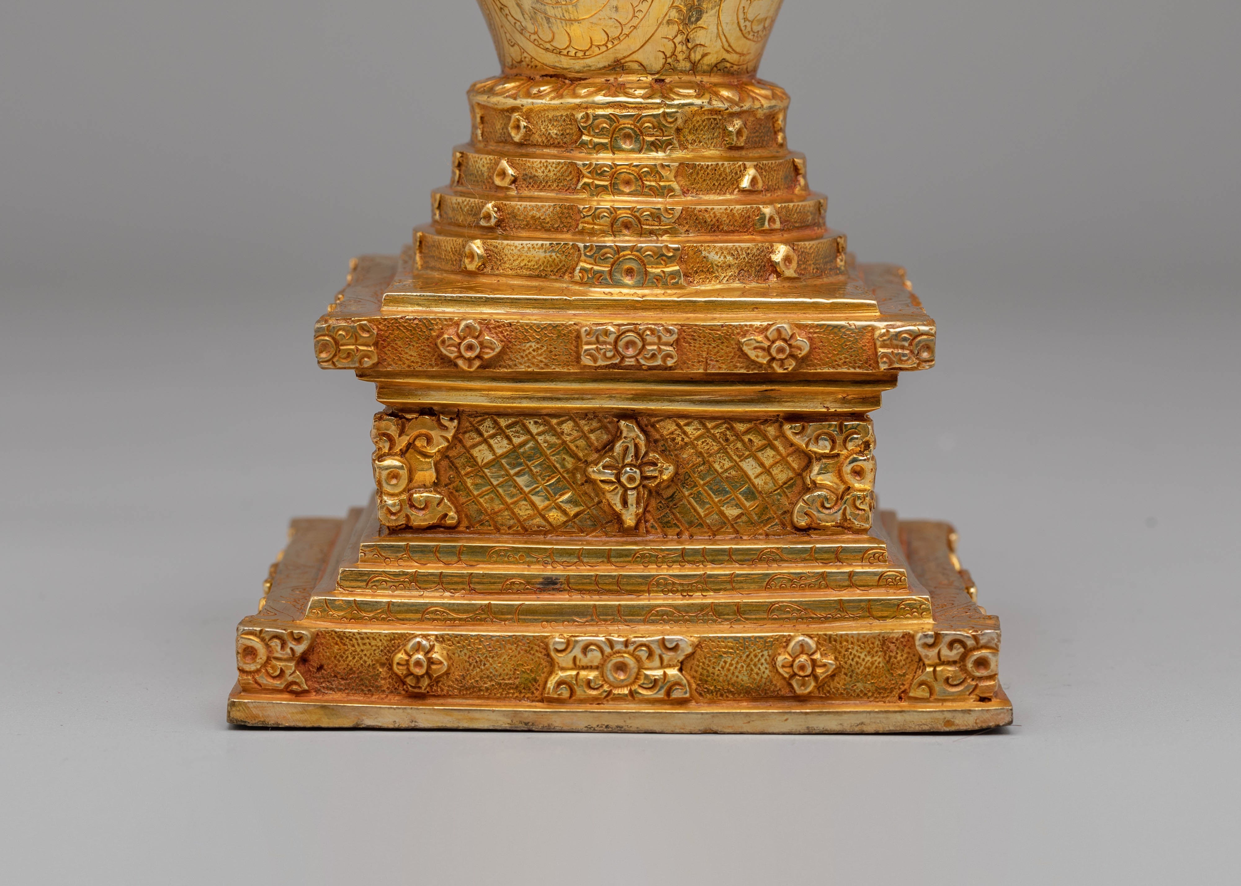 Tibetan Buddhist Stupa Decor | Symbol of Enlightenment and Peace