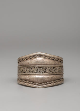 Elegant White Metal Bracelet
