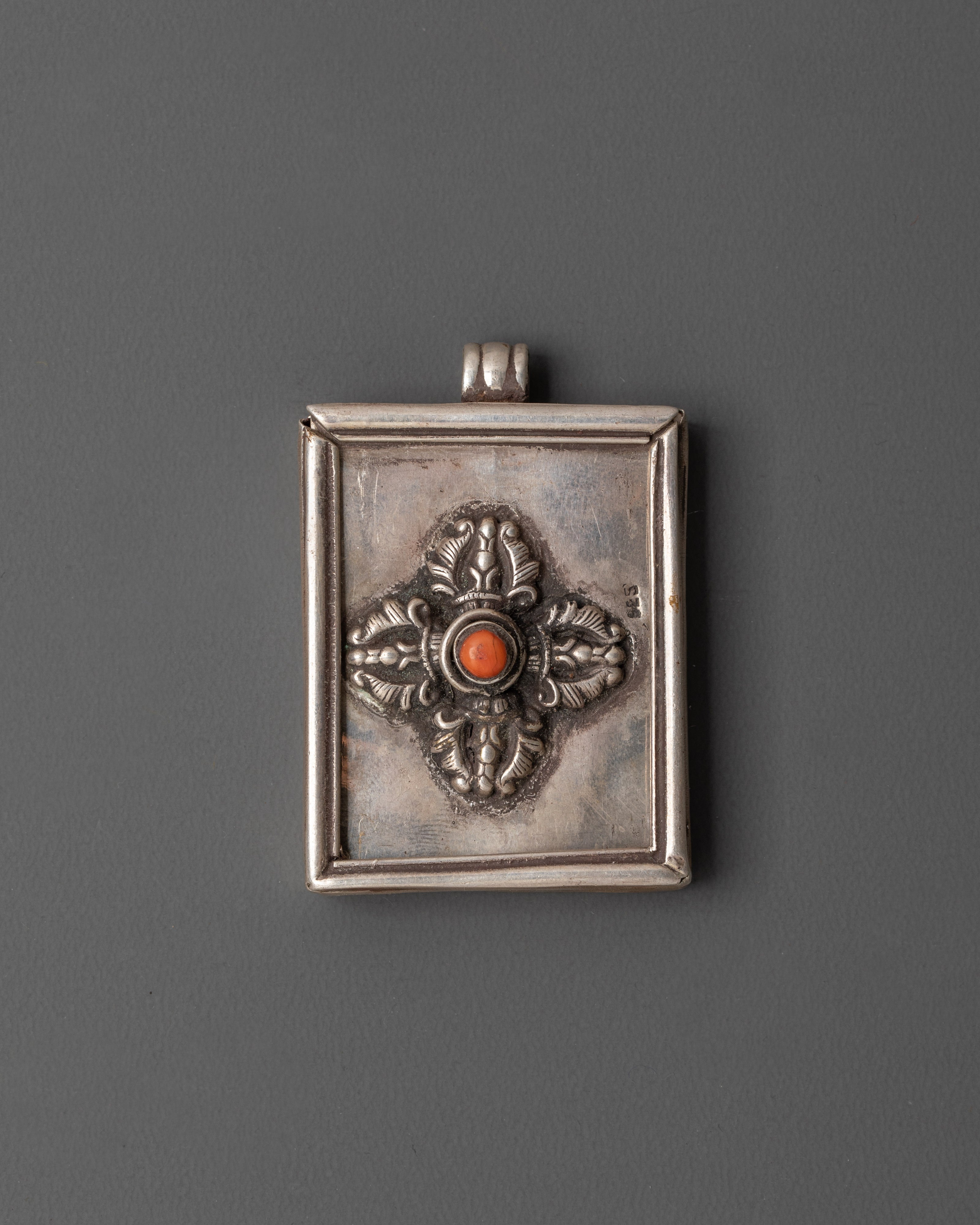 Mahasthamaprapta Locket | Locket with Sacred Thangka