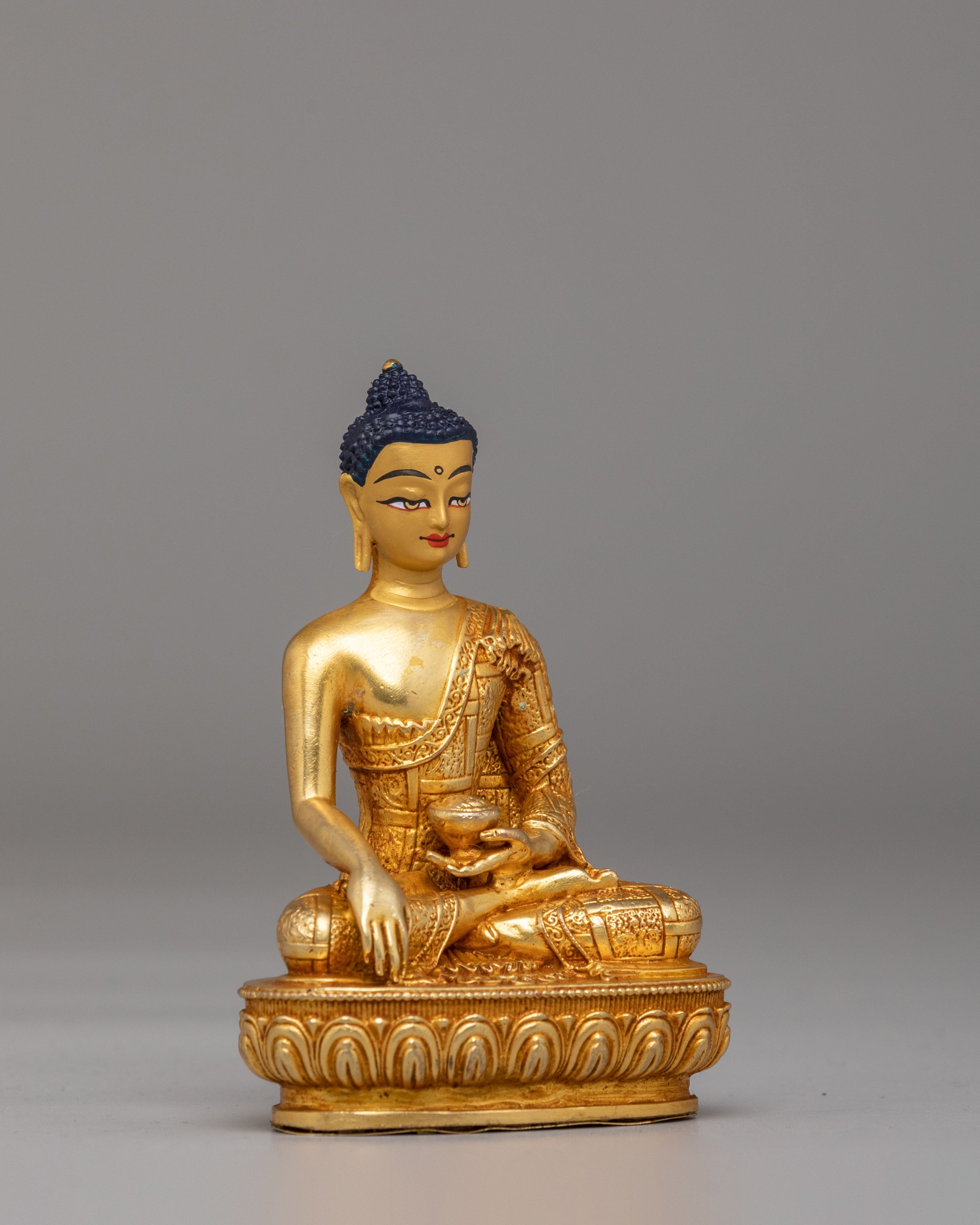 Sacred Shakyamuni Buddha Deity Statue | A Symbol of Enlightenment