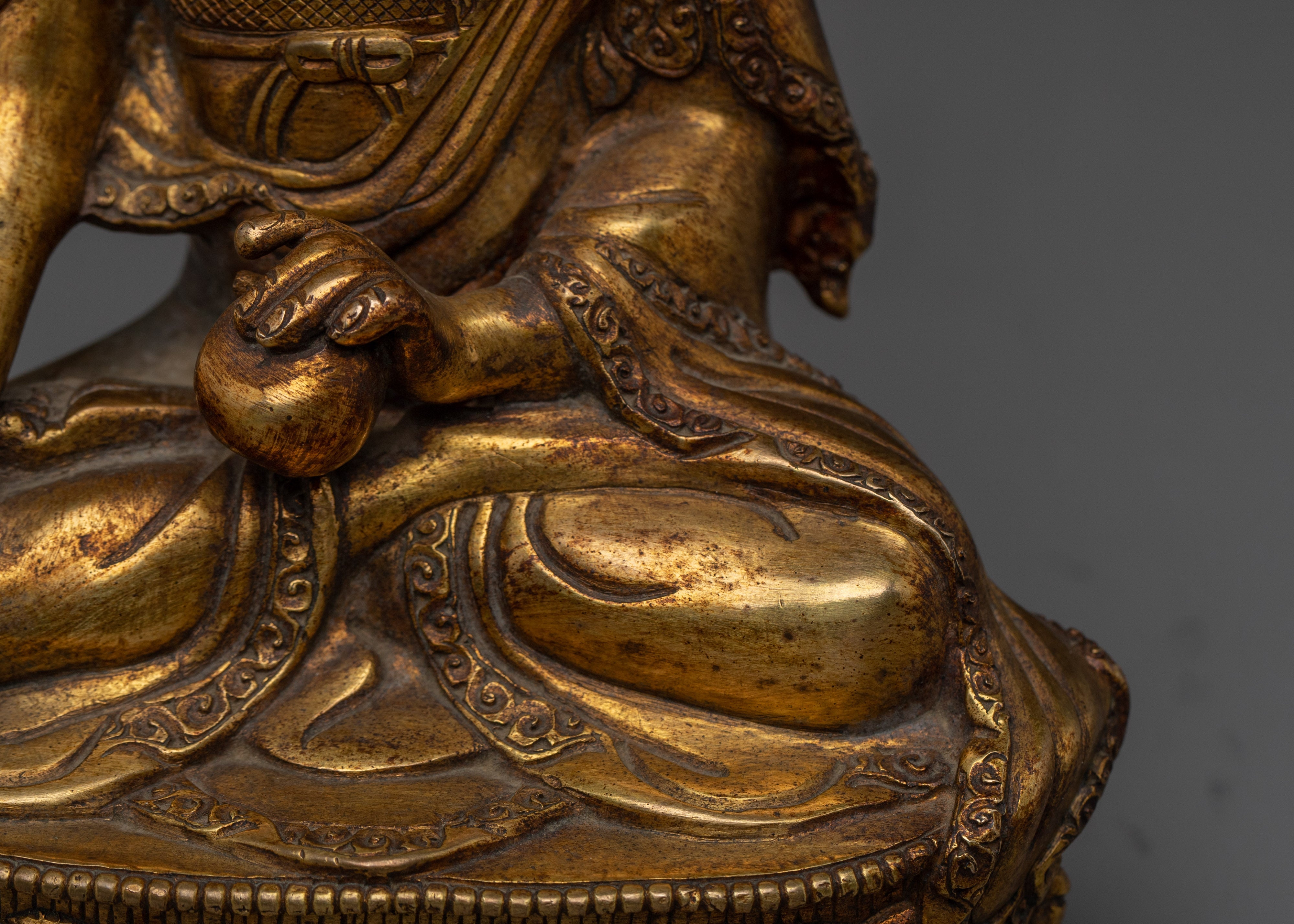 Shakya Senge Statue for Decor | Spiritual Guardian