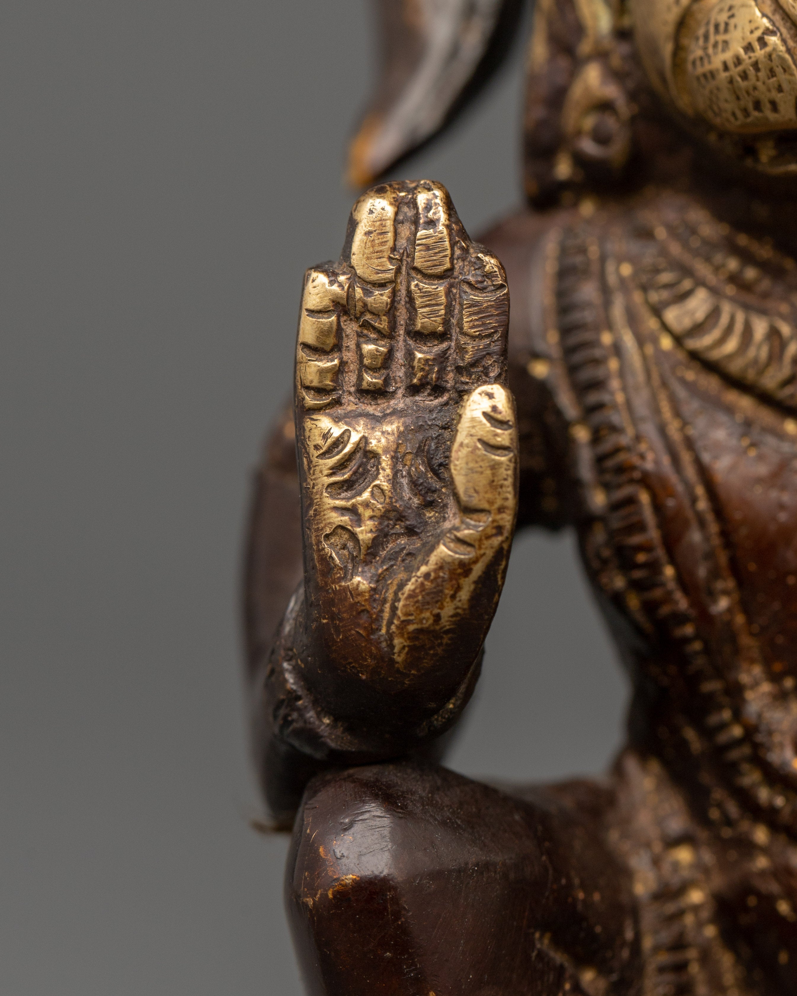 Antique-finish Brass Hanuman Statue | Spiritual Decor
