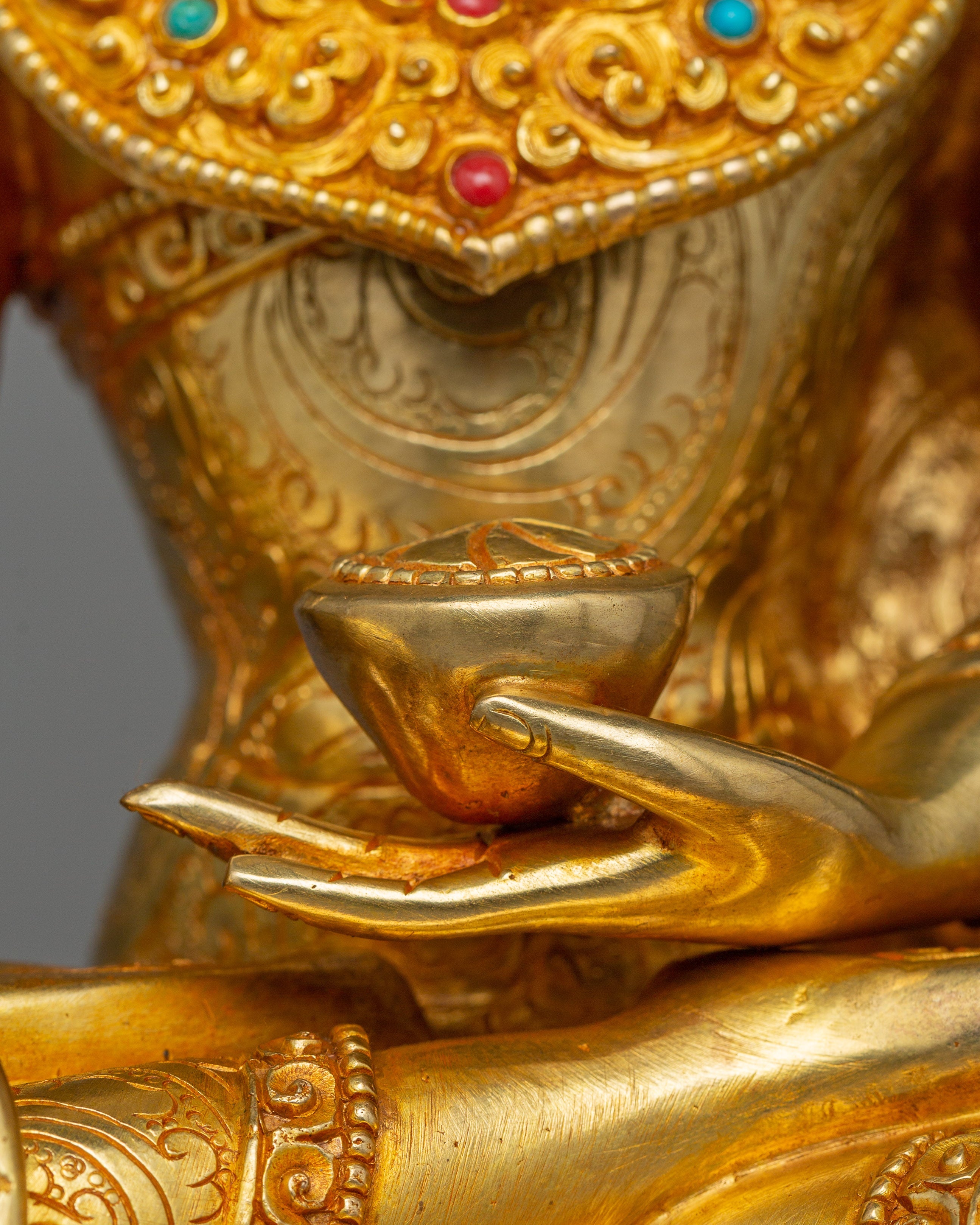 Peaceful Crown Shakyamuni Buddha Statue | Symbol of mindfulness practice