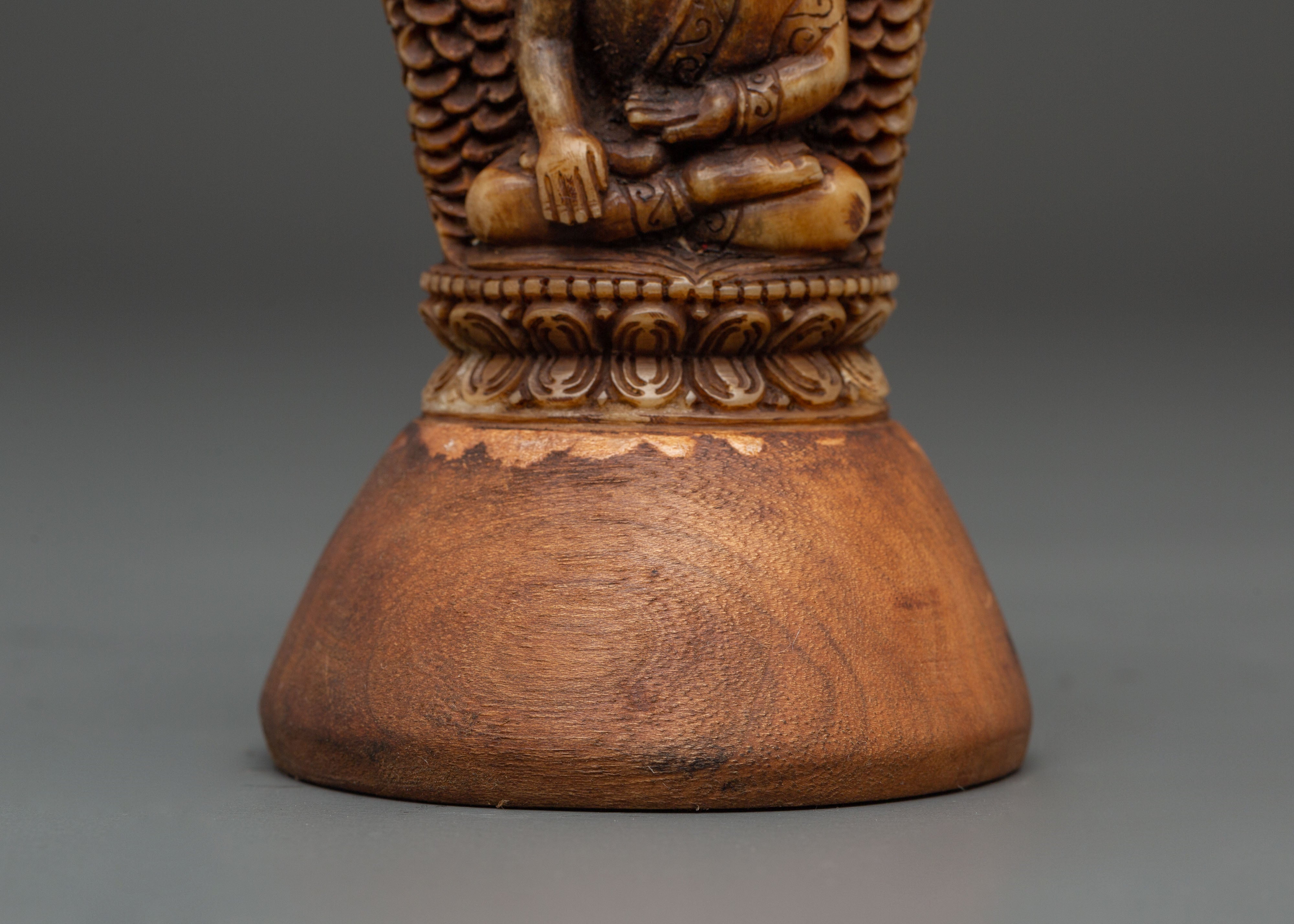 Wooden Shakyamuni Buddha Figurine | Symbol of Peace and Tranquility
