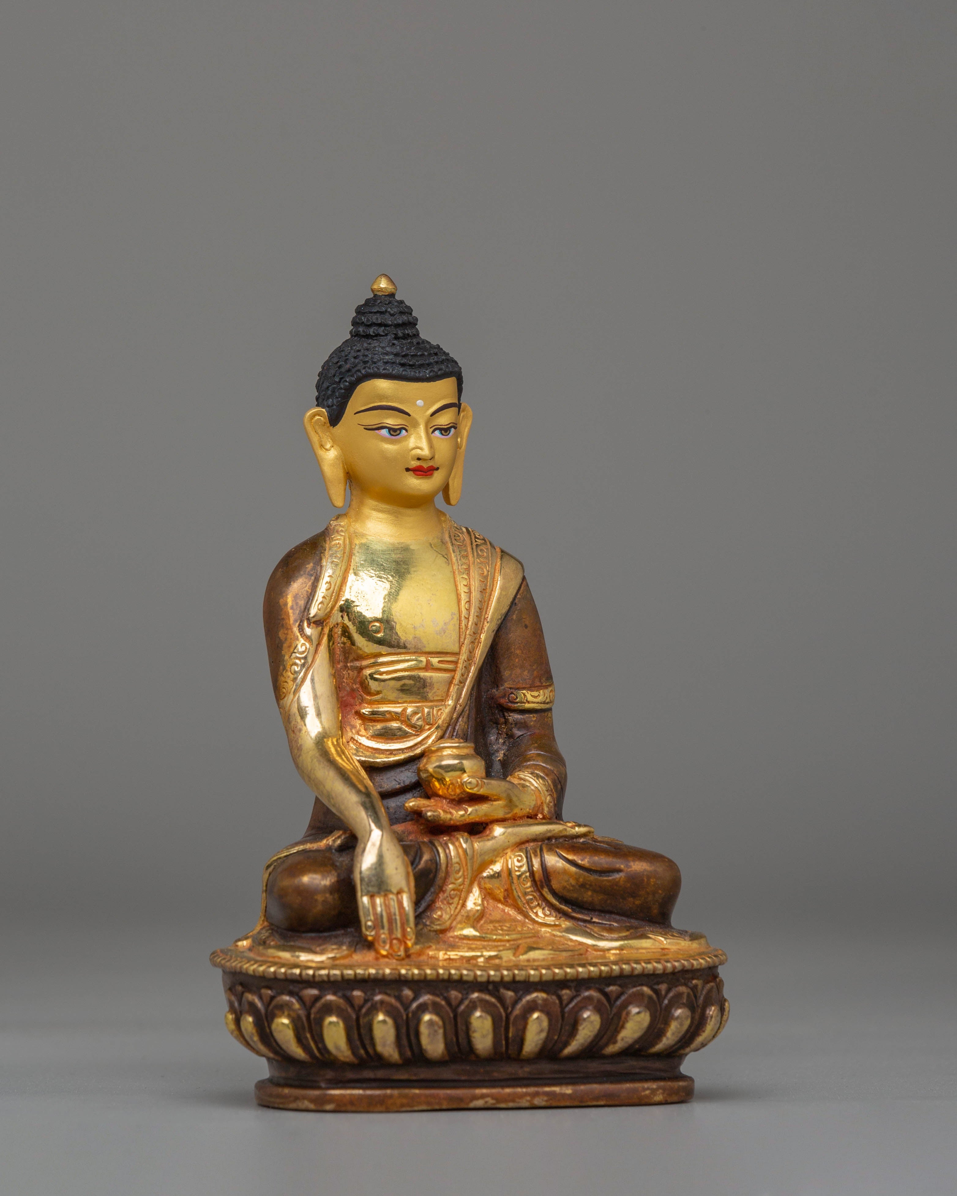 Traditional Statue of Shakyamuni Buddha | Serene Buddha Figurine