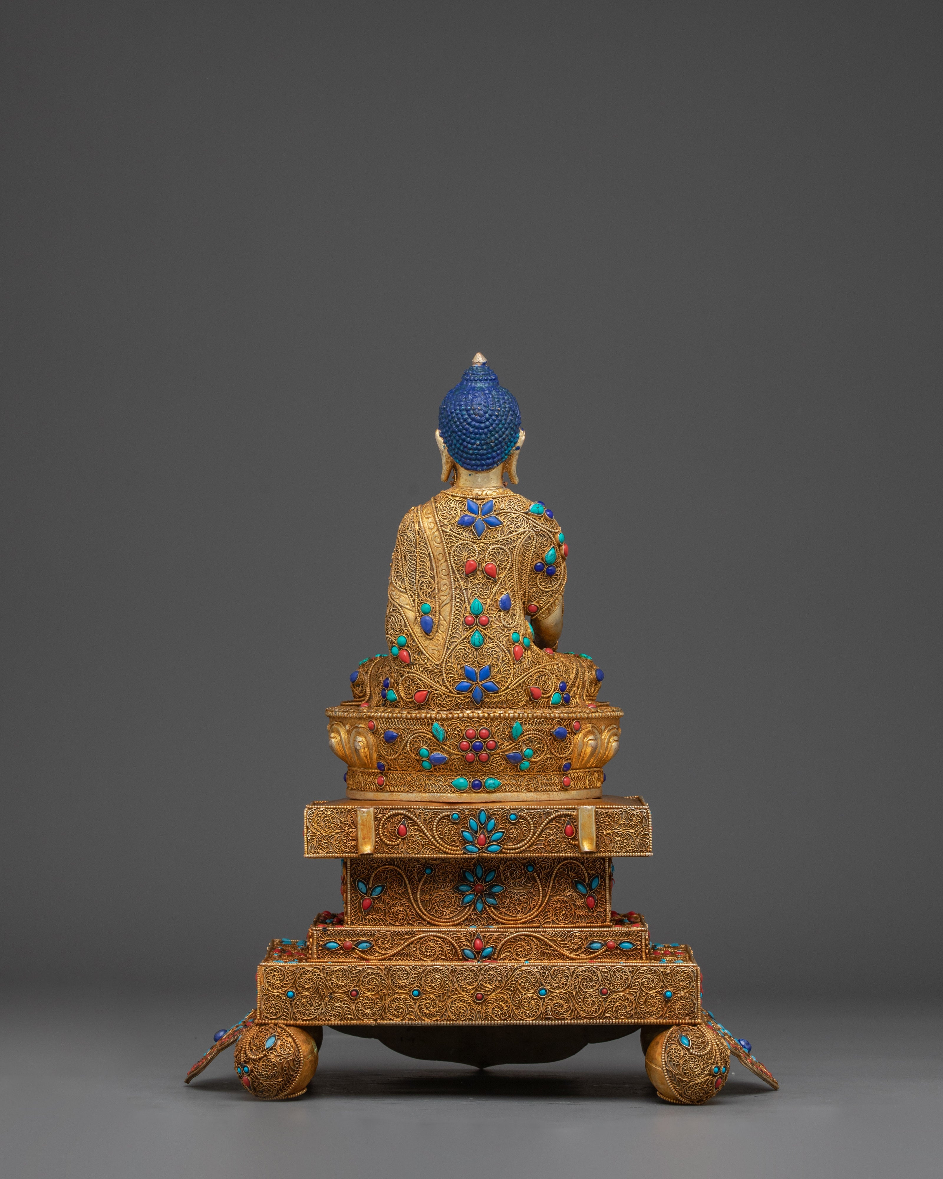 Statue of Shakyamuni Buddha on throne | Beautiful Throne
