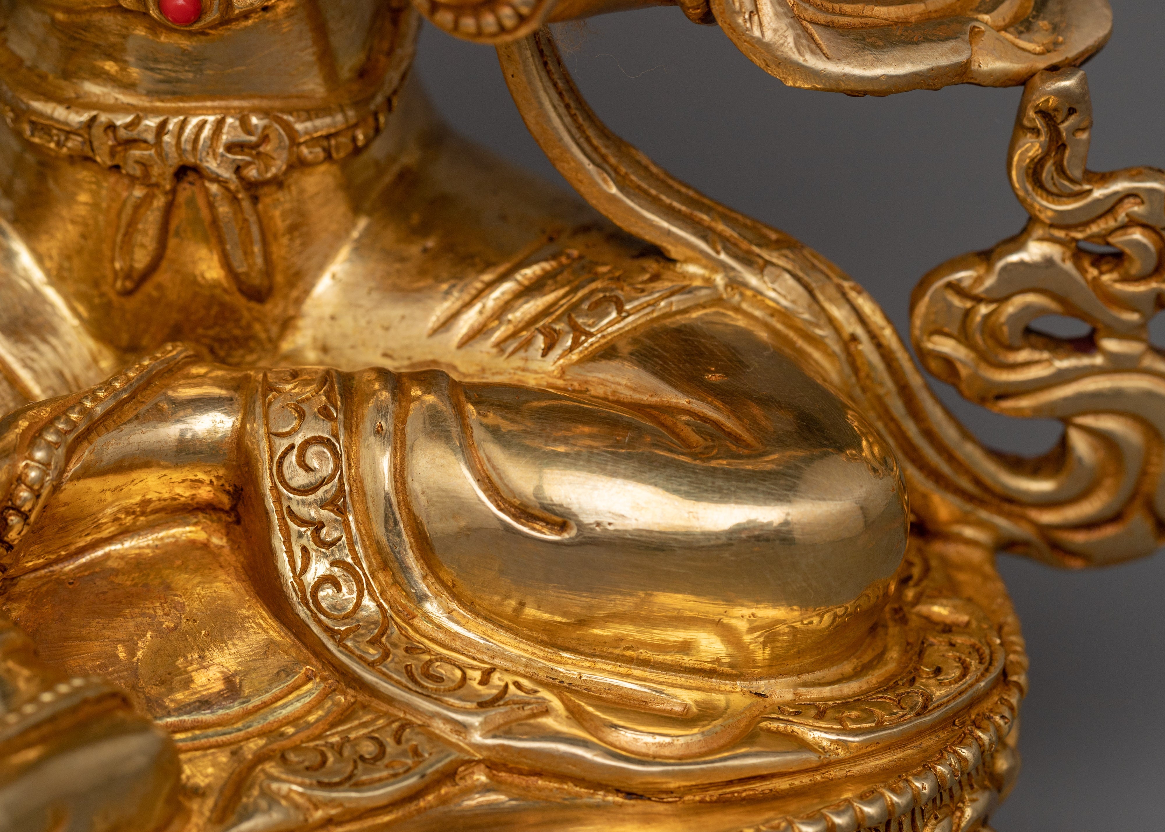Traditional Himalayan Art of Red Tara | Kurukulla Tara Sculpture