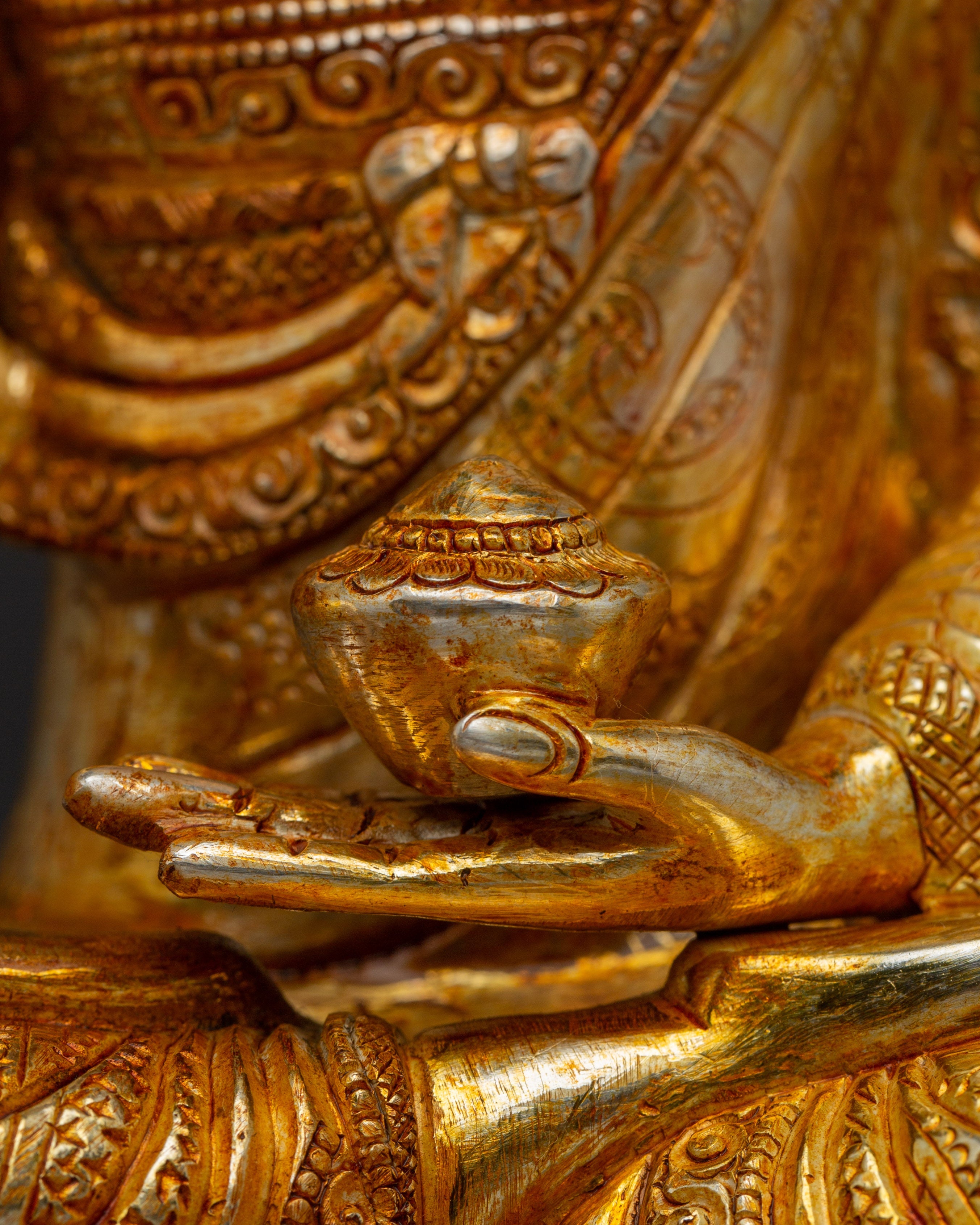 Shakyamuni Buddha - Paragon of Peace | 24K Gold Gilded Statue
