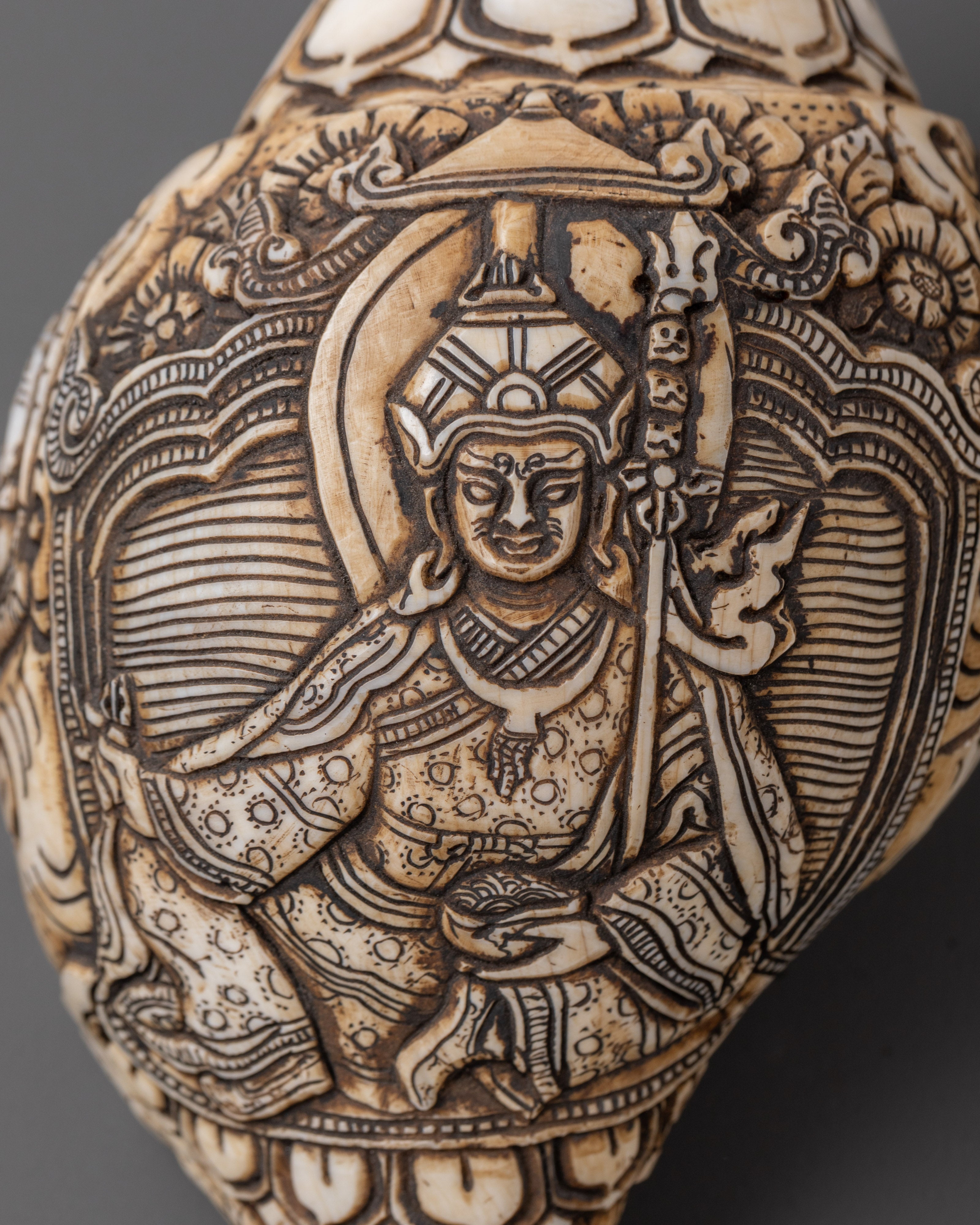Conch with Guru Rinpoche Carving | Sacred Tibetan Ritual Sound Tool