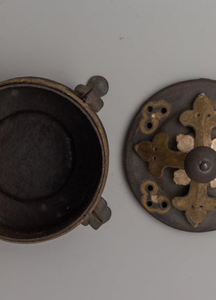 Handcrafted Iron Incense Burner | Ideal for Rituals and Relaxation