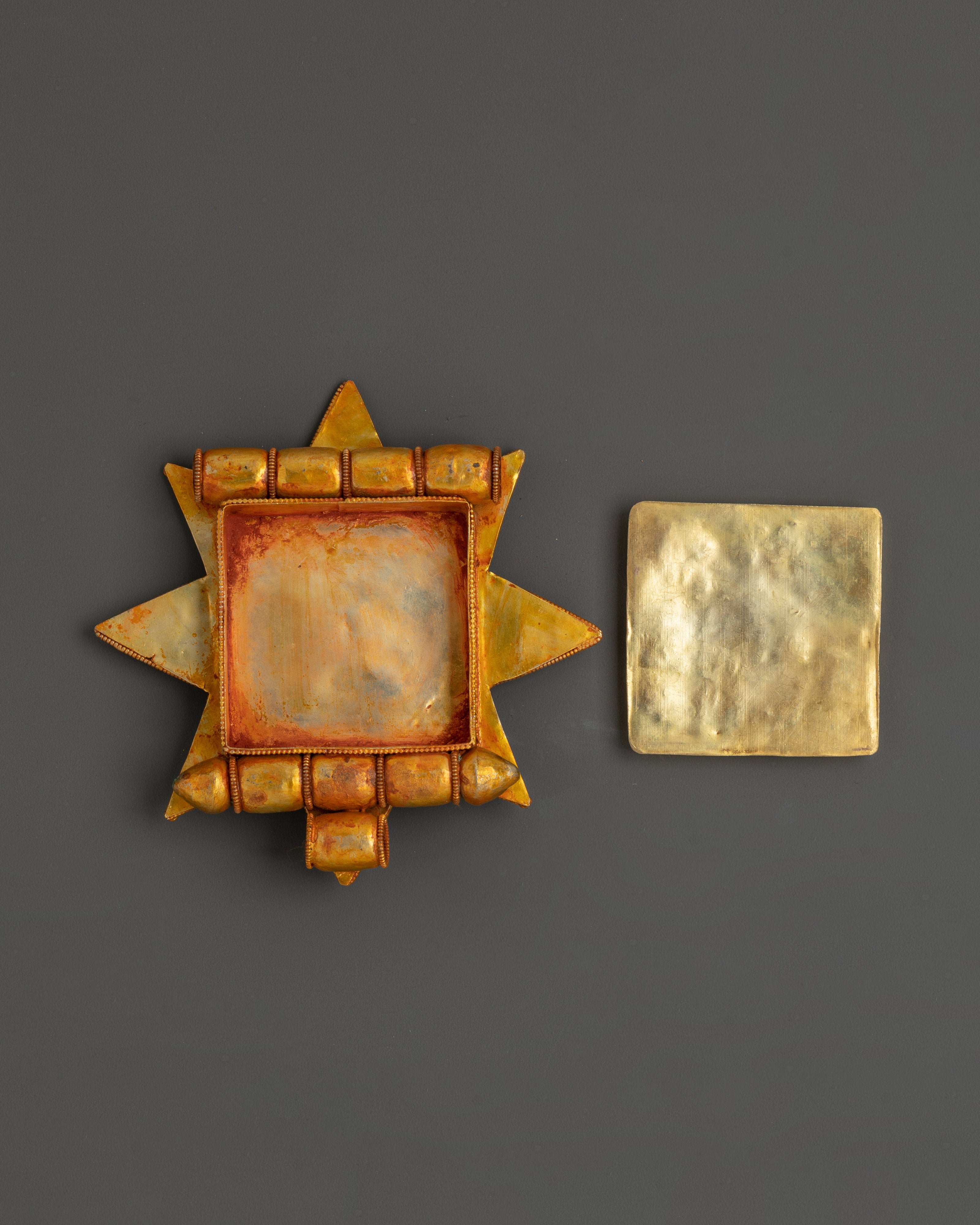 Star Shaped Ghau Box Locket | Intricate Filigree Work