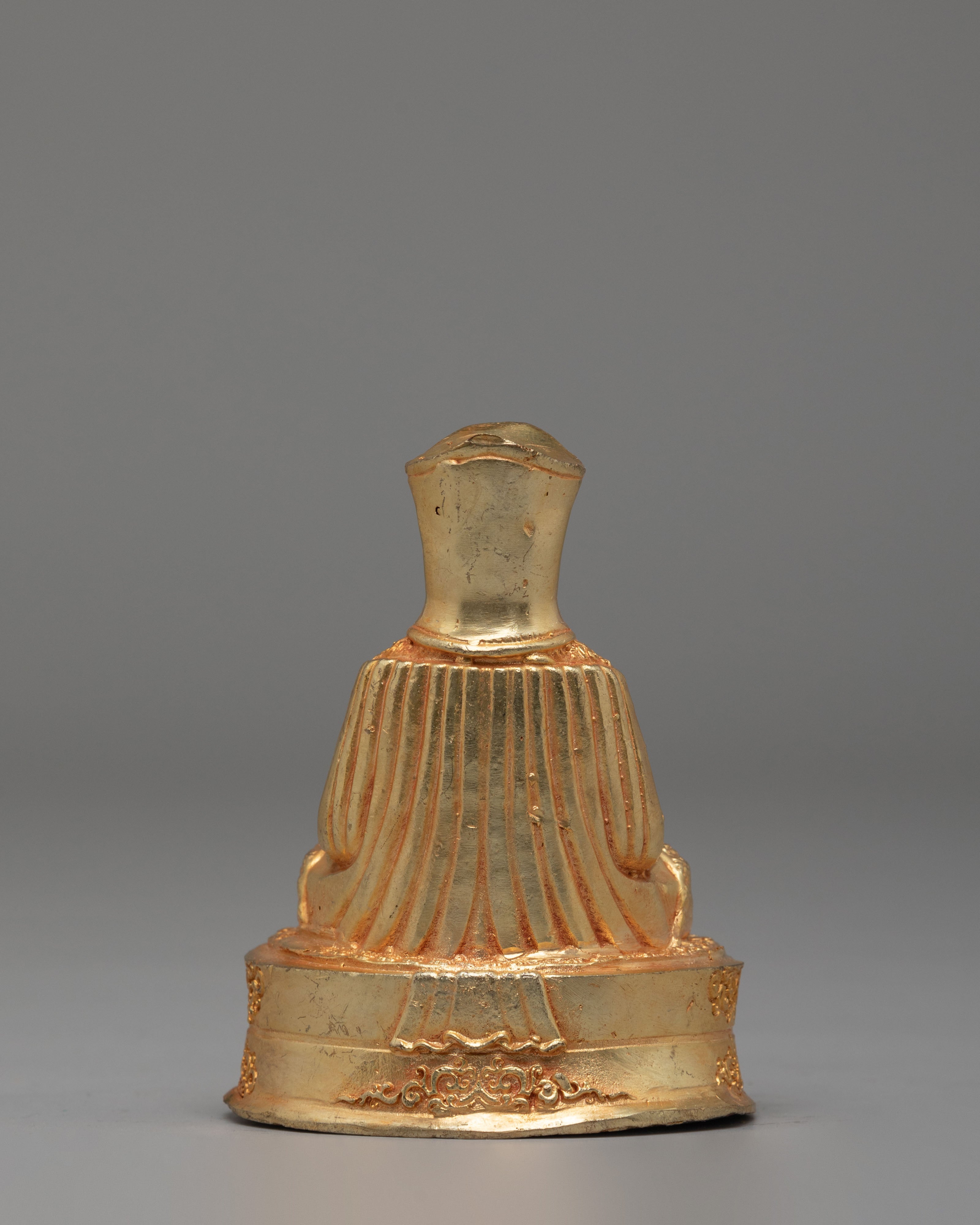 Traditional Sacred Gampopa Statue | A Symbol of Wisdom and Compassion