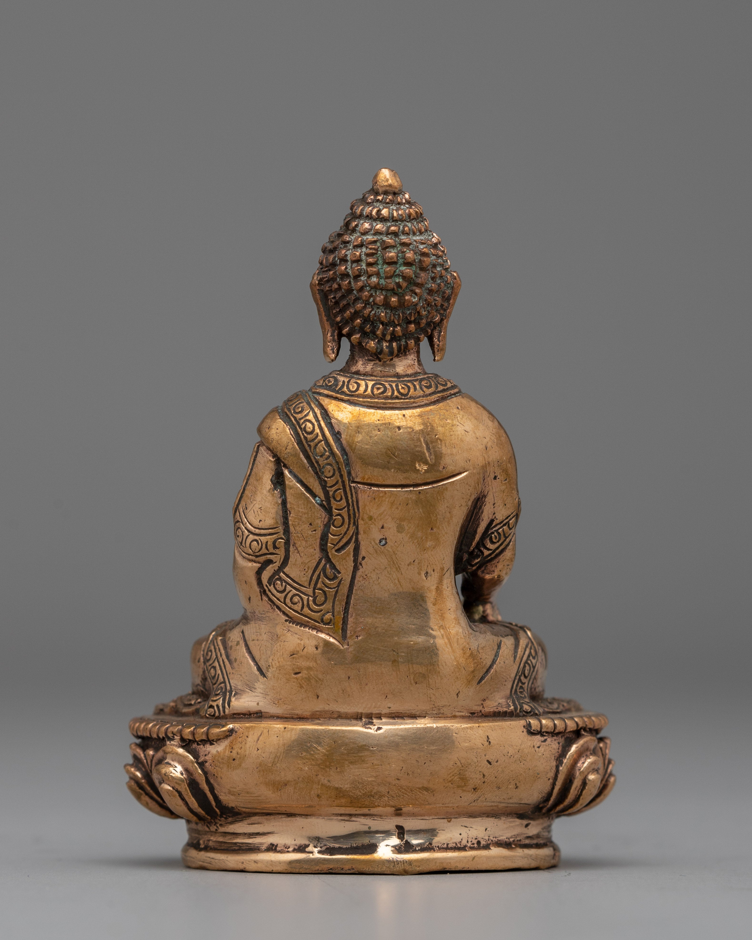 Shakyamuni Buddha Sculpture in Gold-Plated Copper | Ideal for Meditation & Home Altar