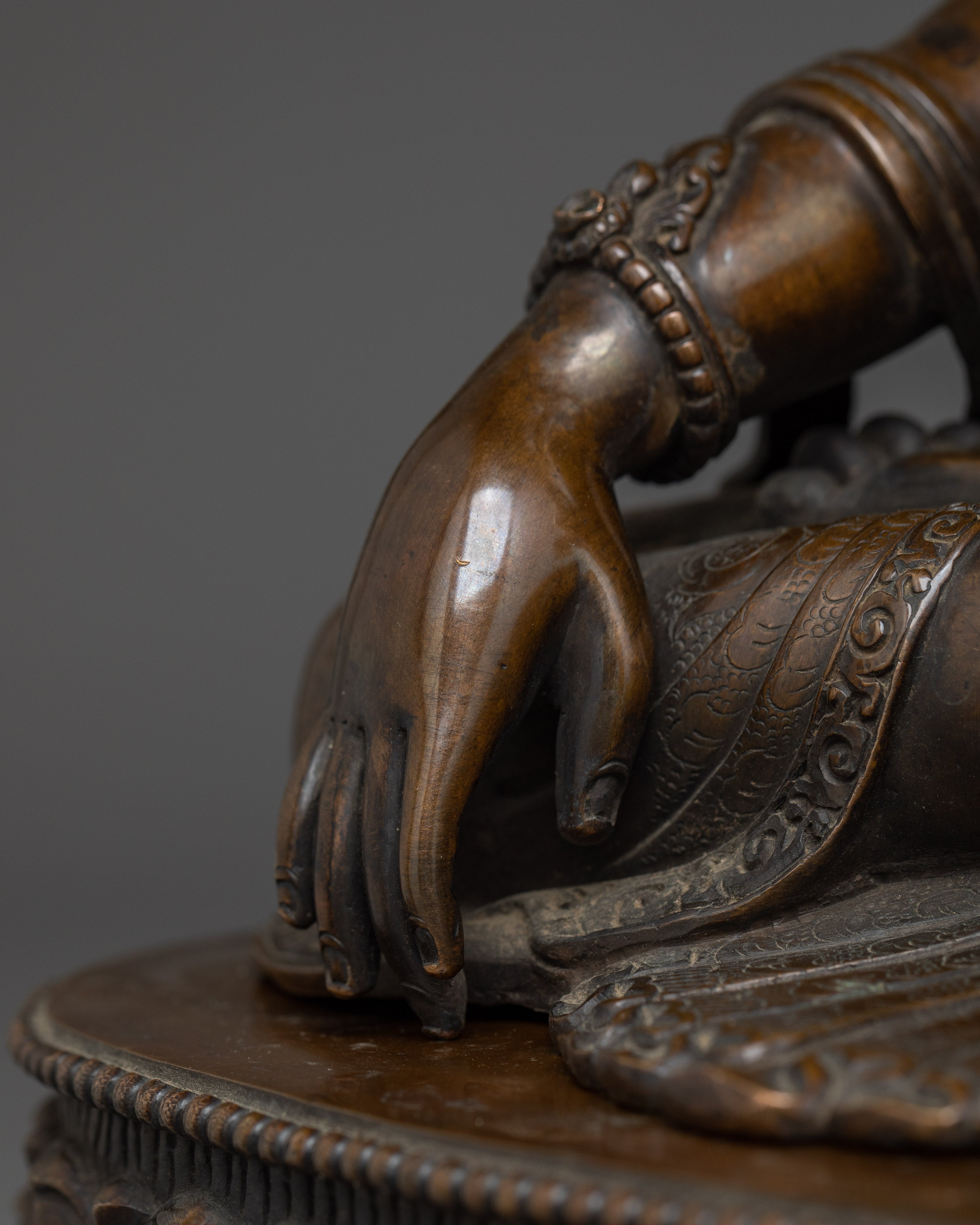 Oxidized Crown Shakyamuni Buddha Statue | Gautama Buddha Artwork