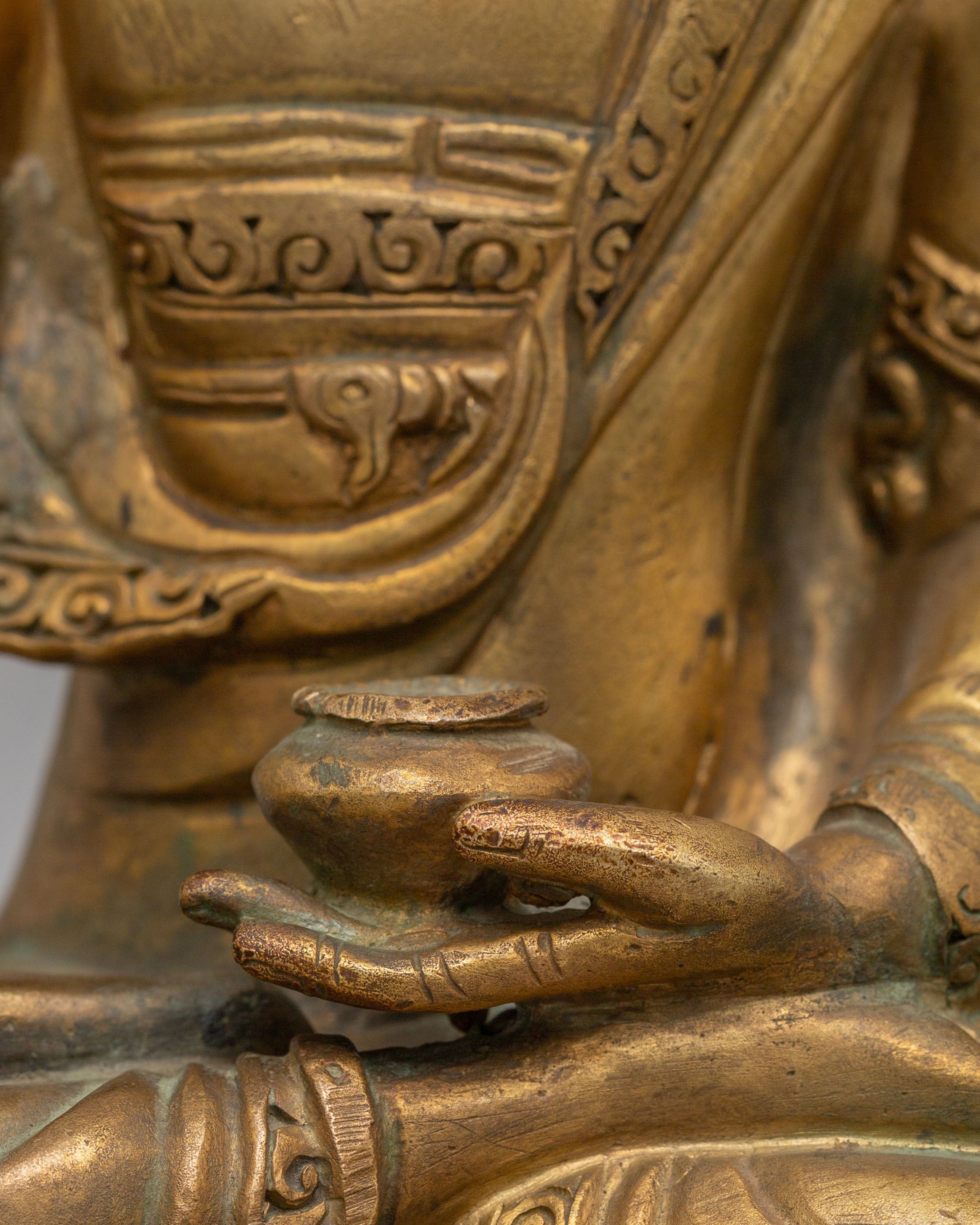 Historic Sage Shakyamuni Buddha Statue | Symbol of Enlightenment and Wisdom