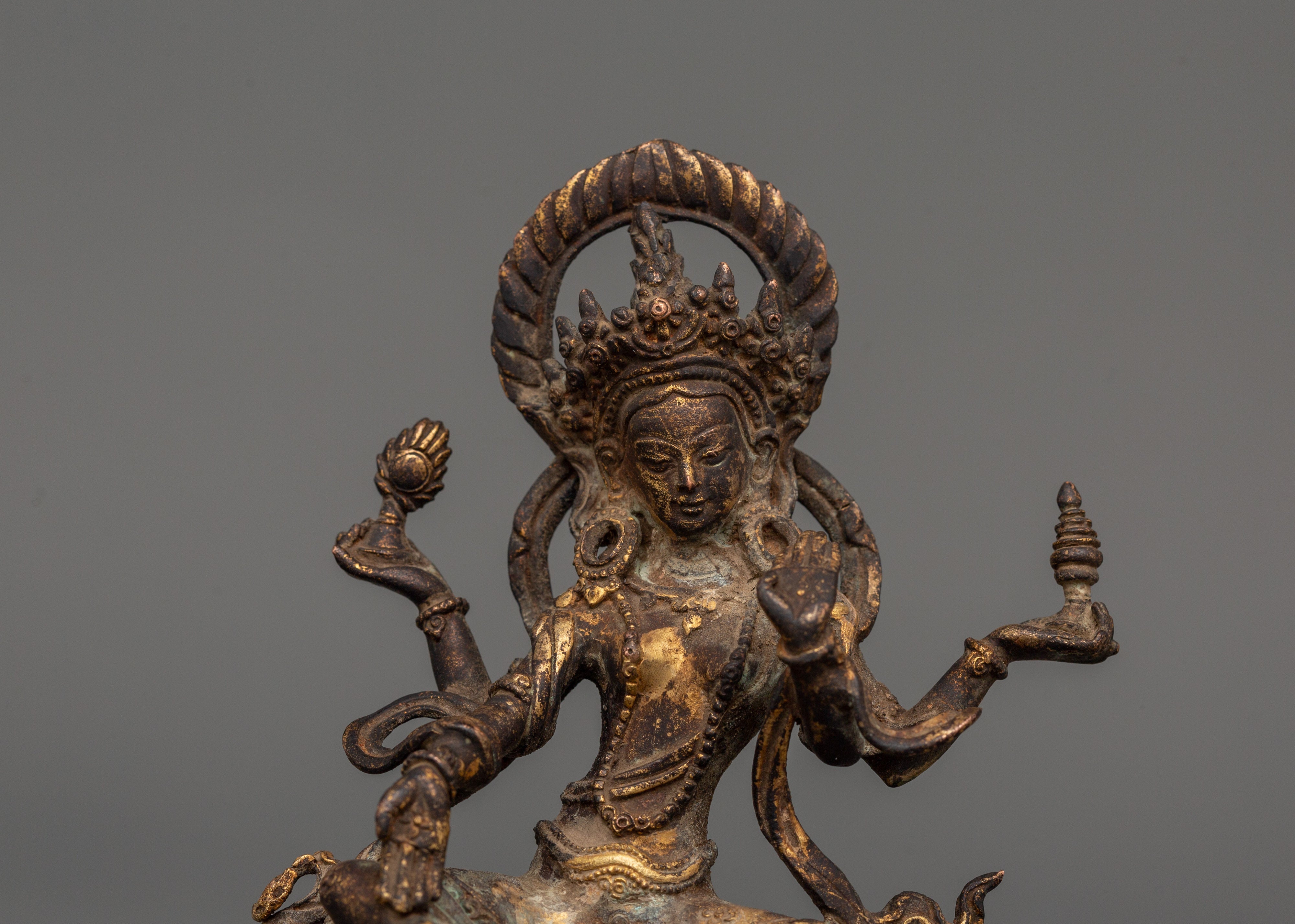 Hindu Wealth Deity Laxmi Statue | Prosperity and Blessings Figurine