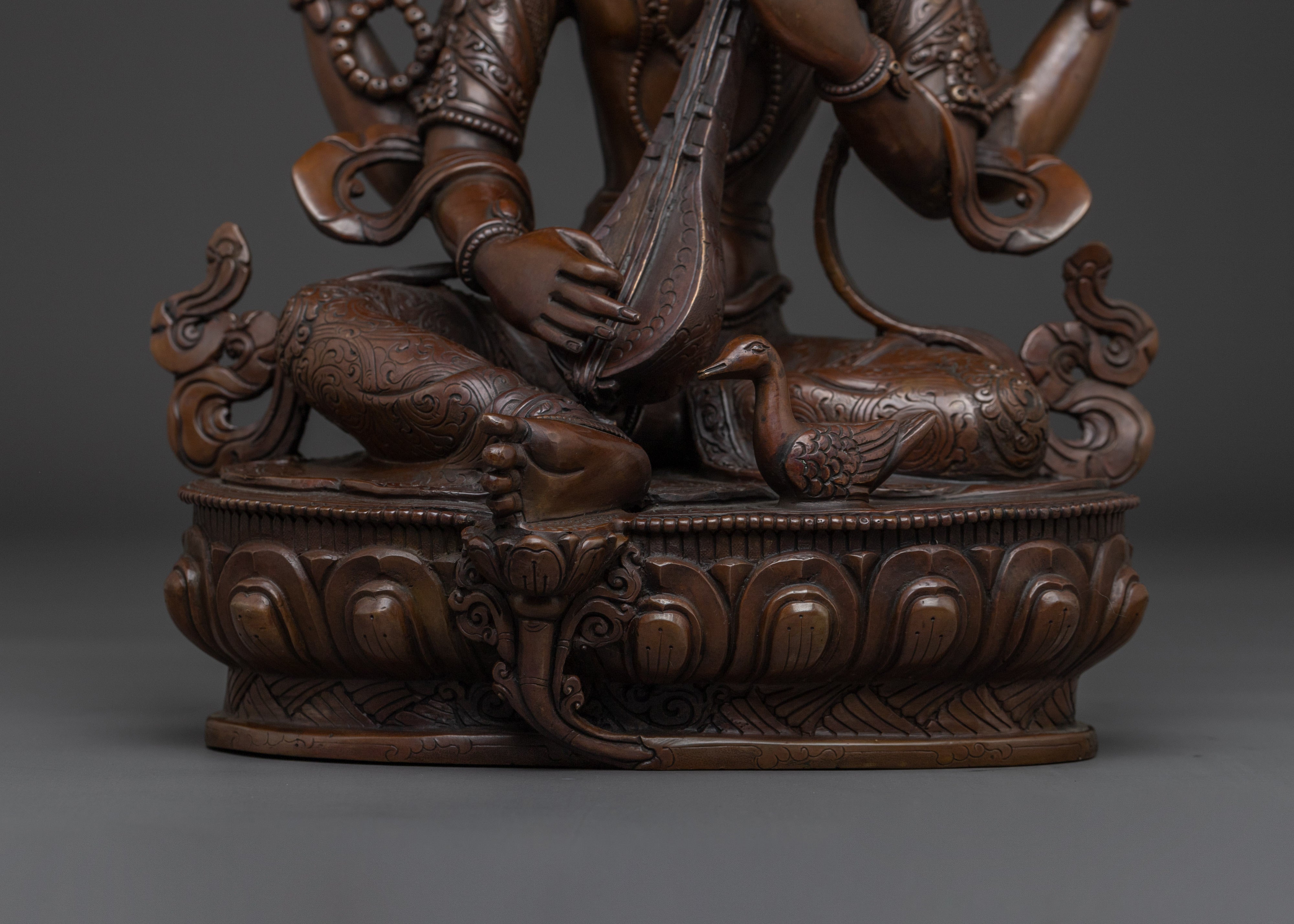 Serene Saraswati Statue | Hindu Goddess of Wisdom