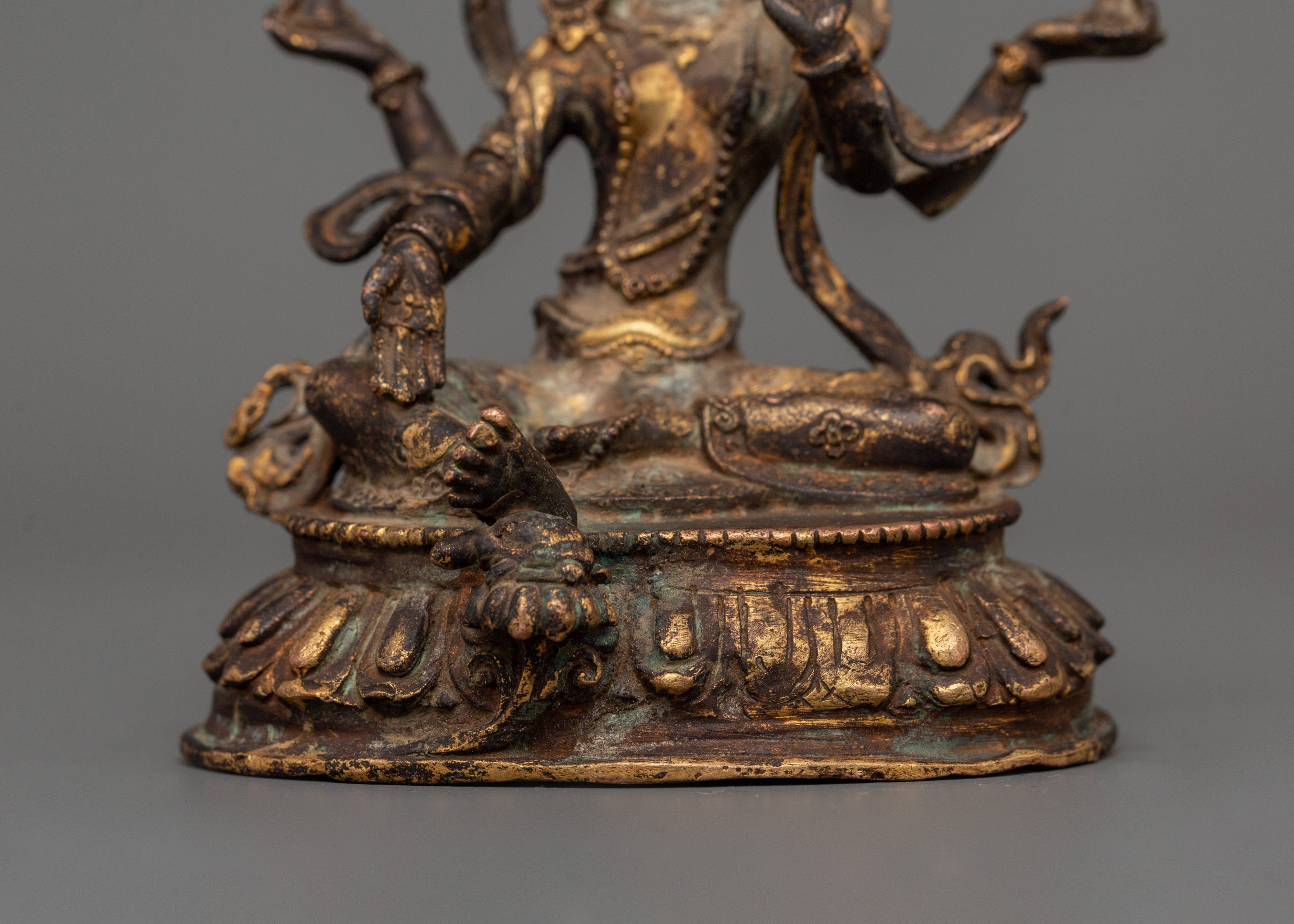 Hindu Wealth Deity Laxmi Statue | Prosperity and Blessings Figurine