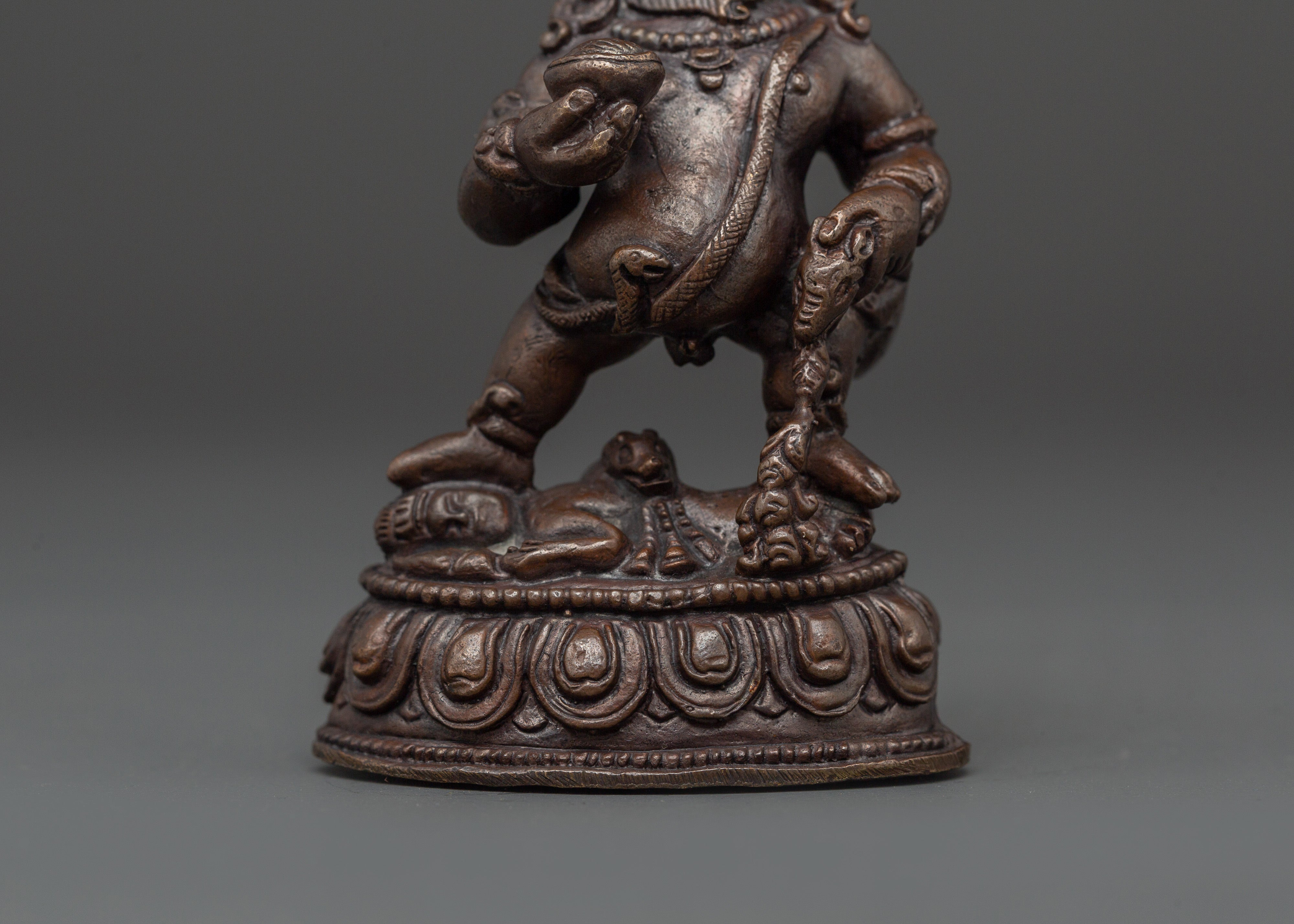 Statue of Black Dzambhala | Tibetan Wealth Deity