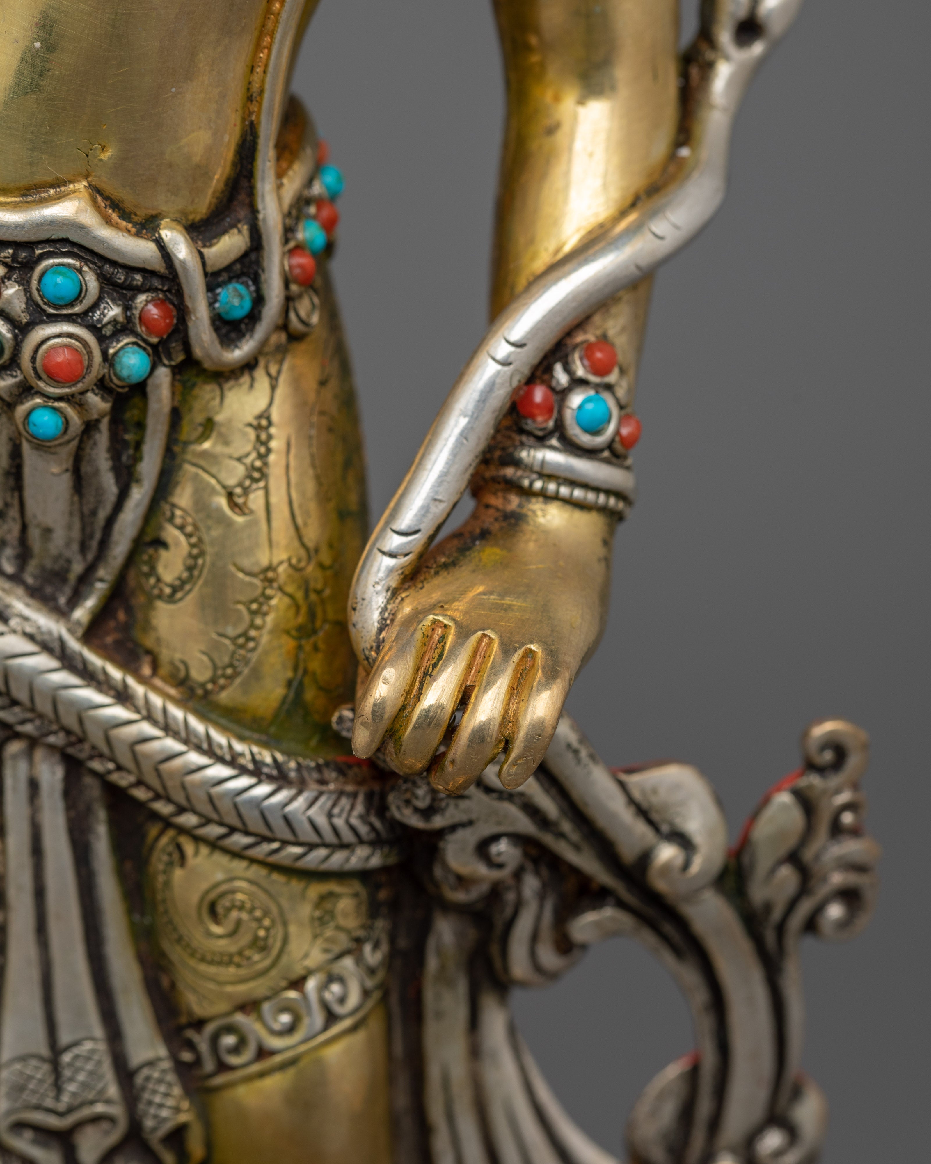 Standing Lokeshwor Statue | The Bodhisattva of Compassion