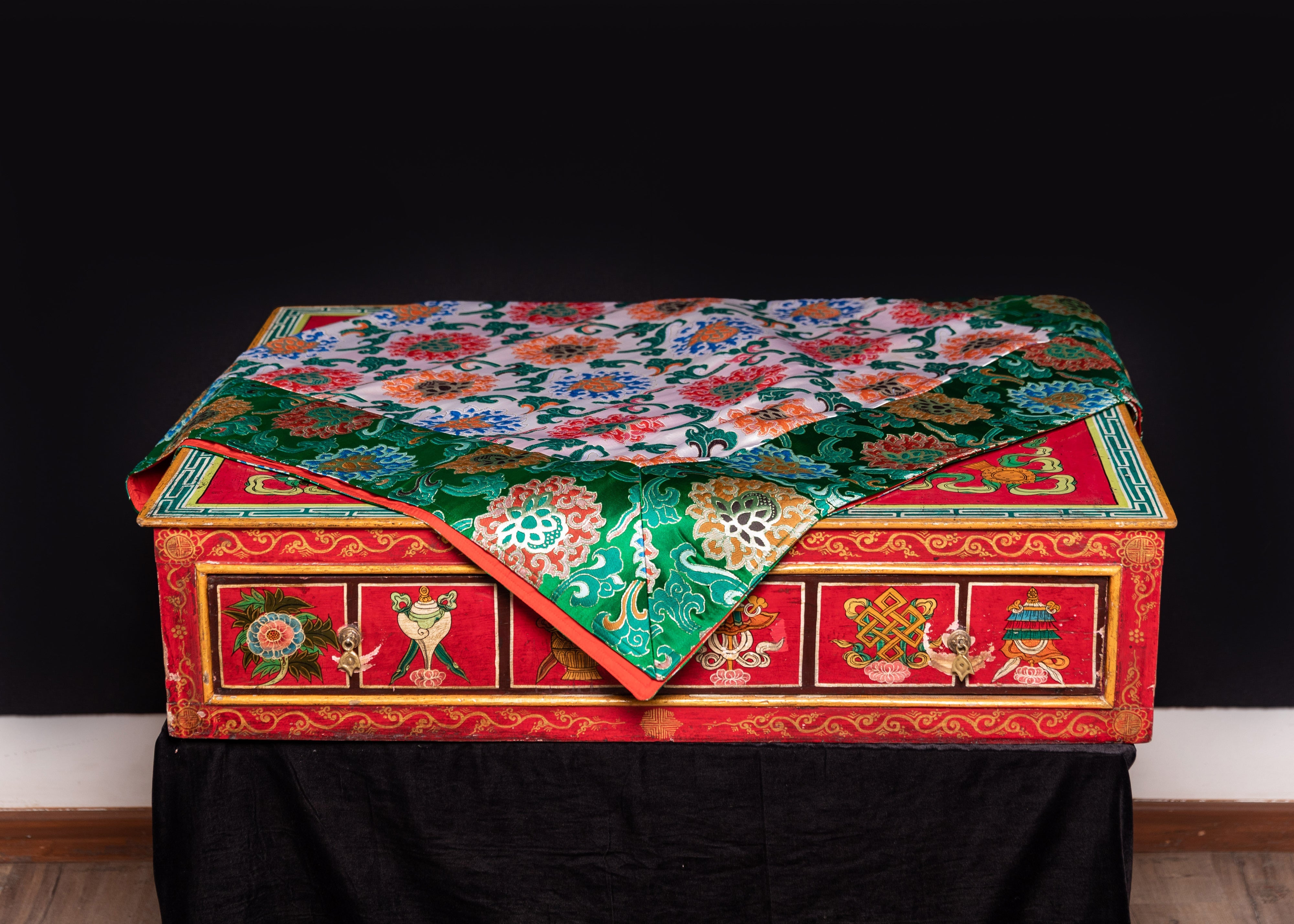 Handmade Silk Fabric Table Cloth | Elegant Multicolor Floral Design in Silk