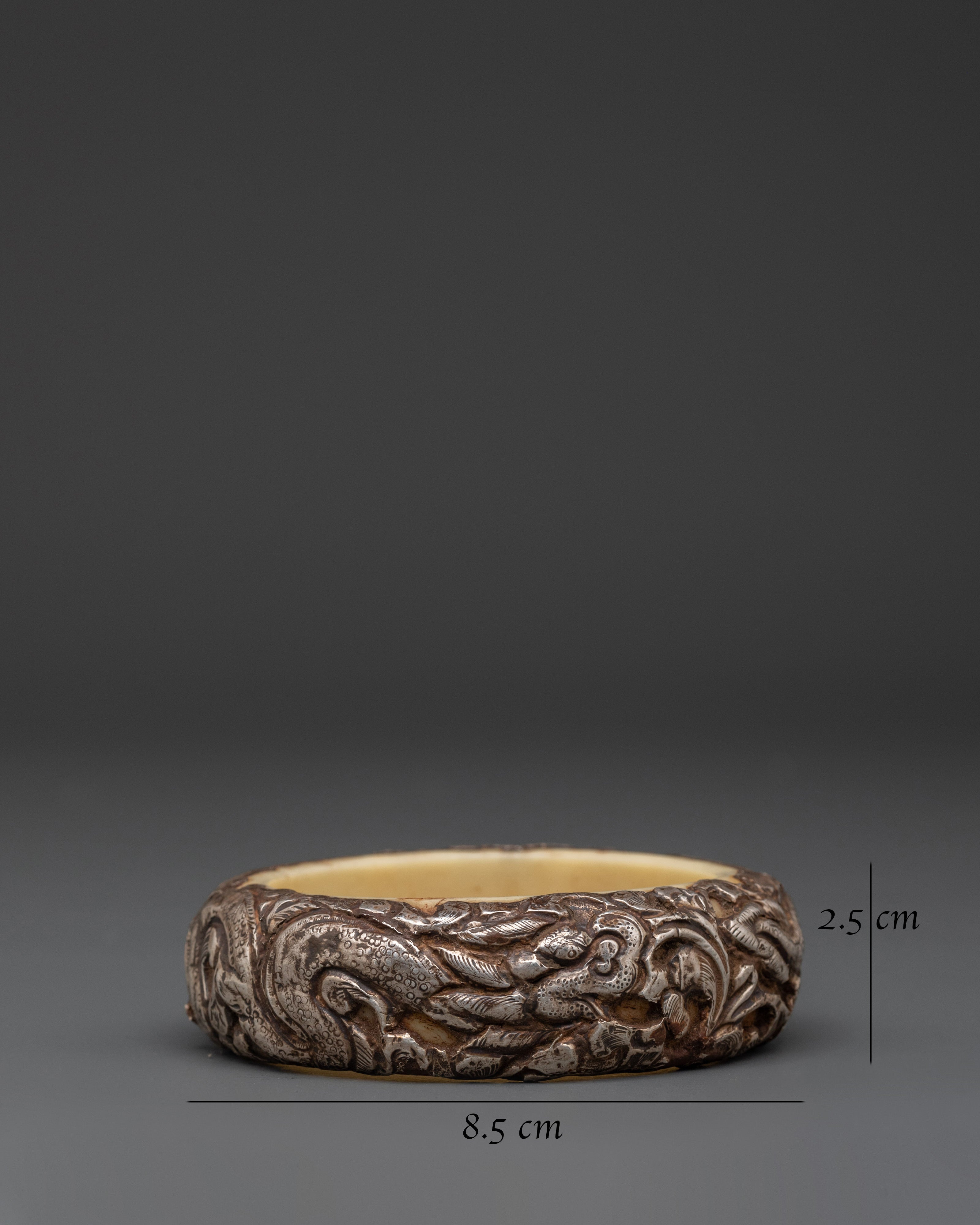 Bangle With Carvings | Lightweight Tibetan Design